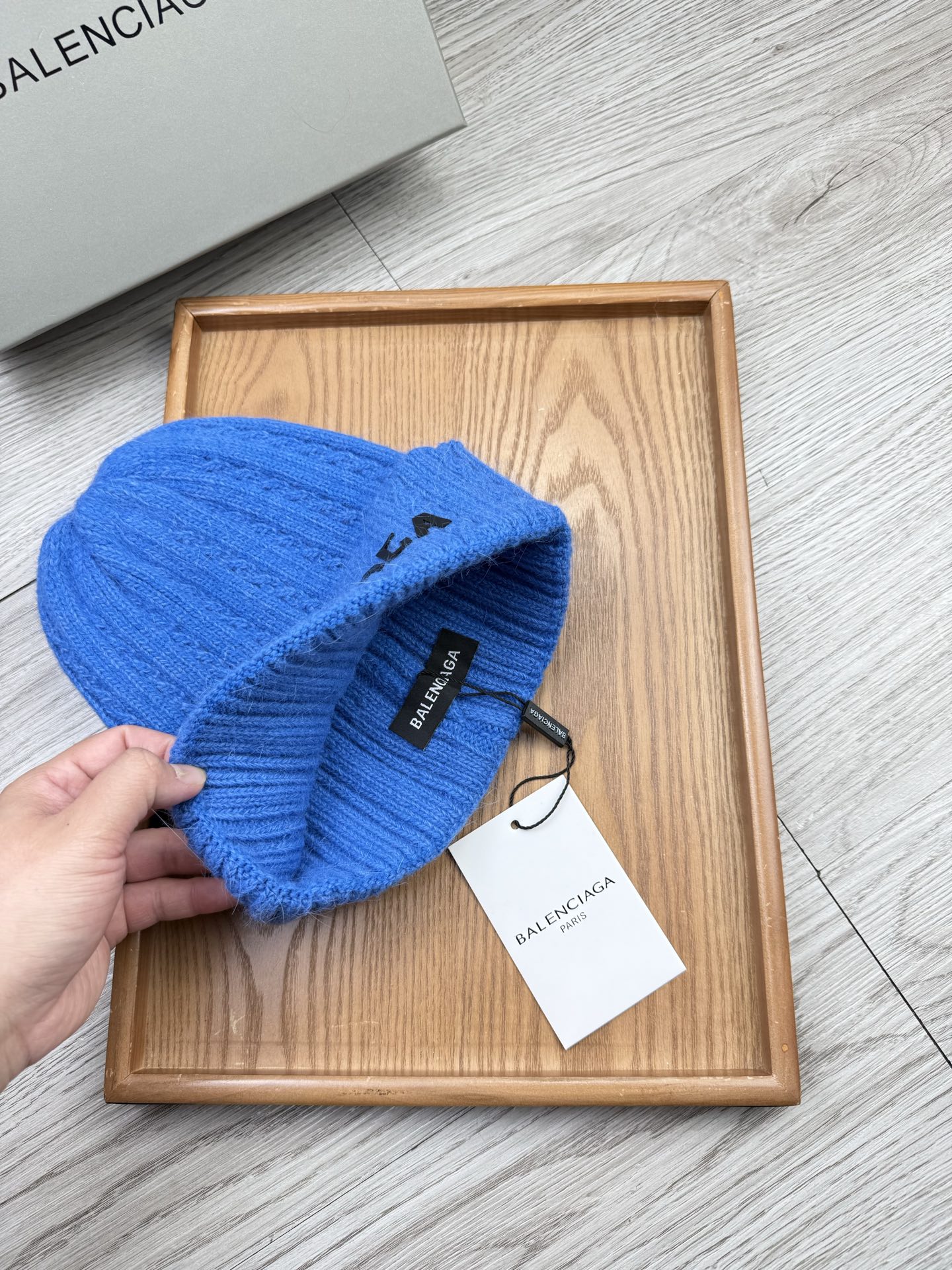 。巴黎世家。福利！【细毛线针织单帽】新款上架，特别实惠的一个系列帽子，面料：细毛线。密度紧致！毛线针织面