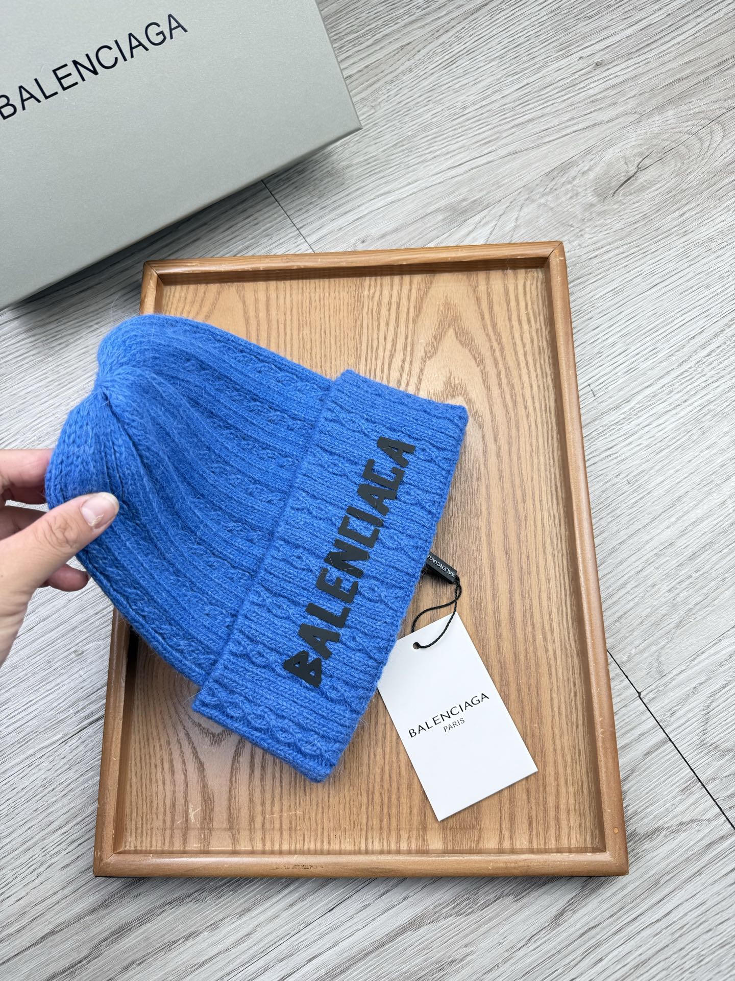 。巴黎世家。福利！【细毛线针织单帽】新款上架，特别实惠的一个系列帽子，面料：细毛线。密度紧致！毛线针织面