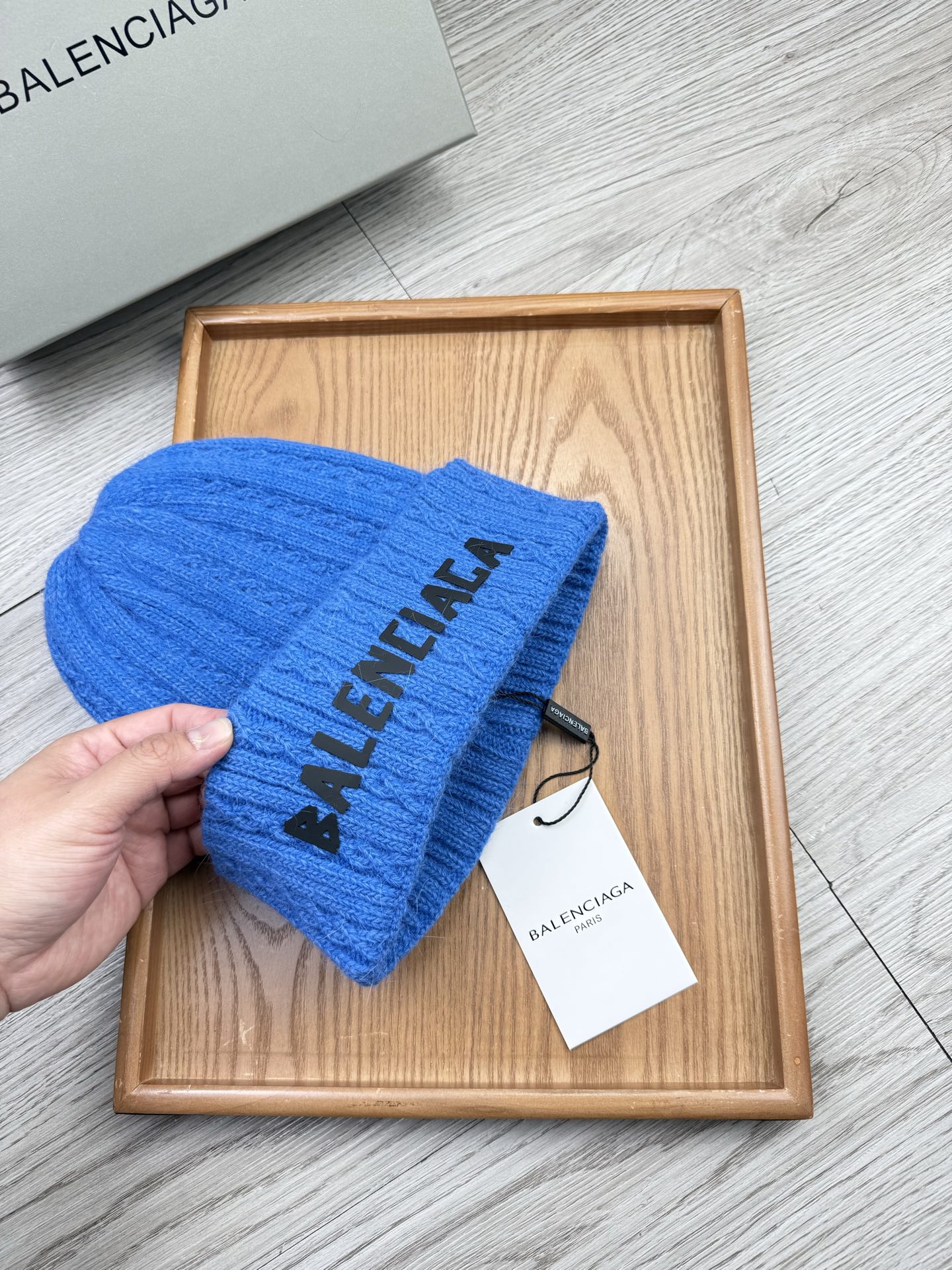 。巴黎世家。福利！【细毛线针织单帽】新款上架，特别实惠的一个系列帽子，面料：细毛线。密度紧致！毛线针织面