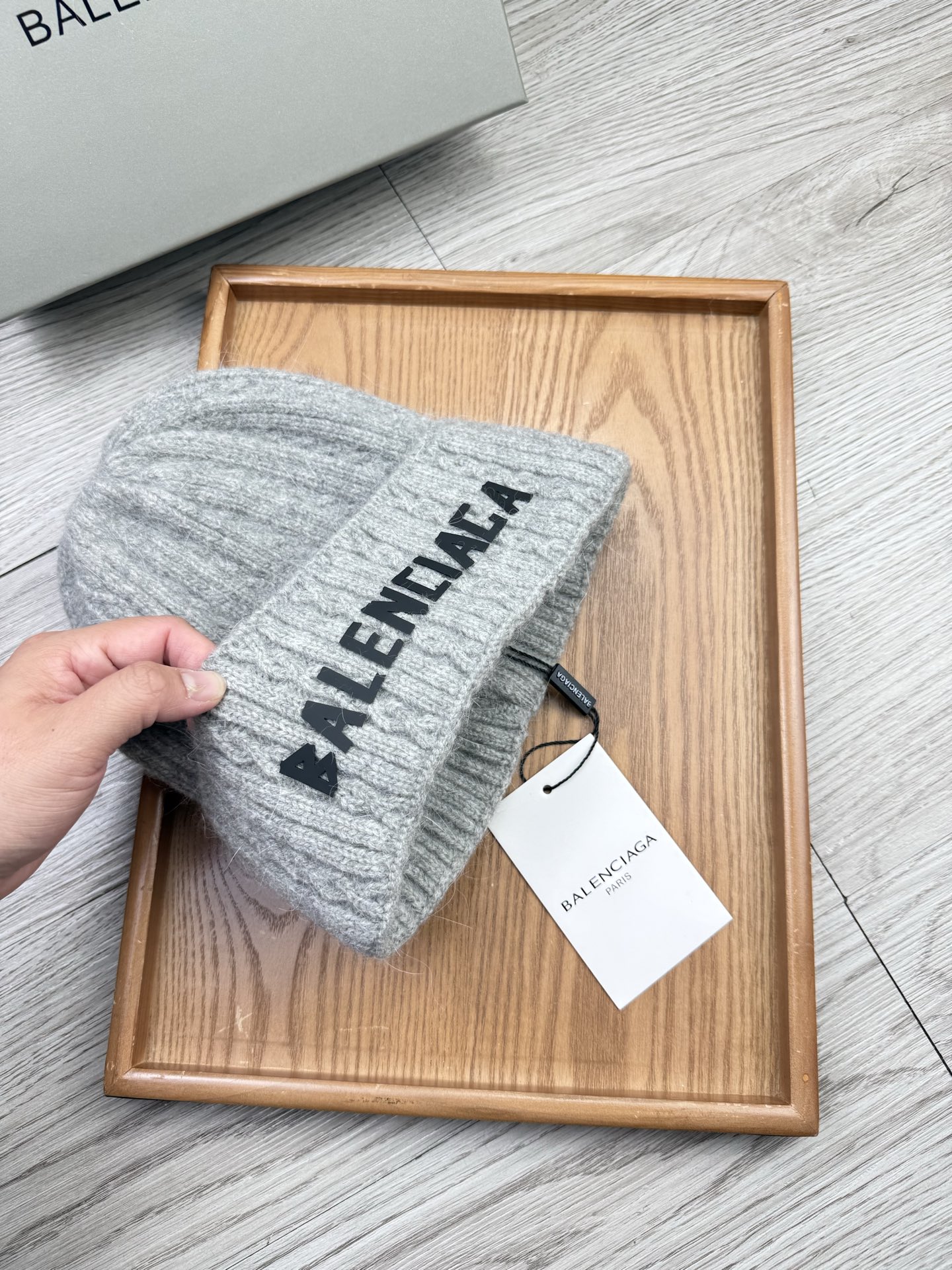 。巴黎世家。福利！【细毛线针织单帽】新款上架，特别实惠的一个系列帽子，面料：细毛线。密度紧致！毛线针织面