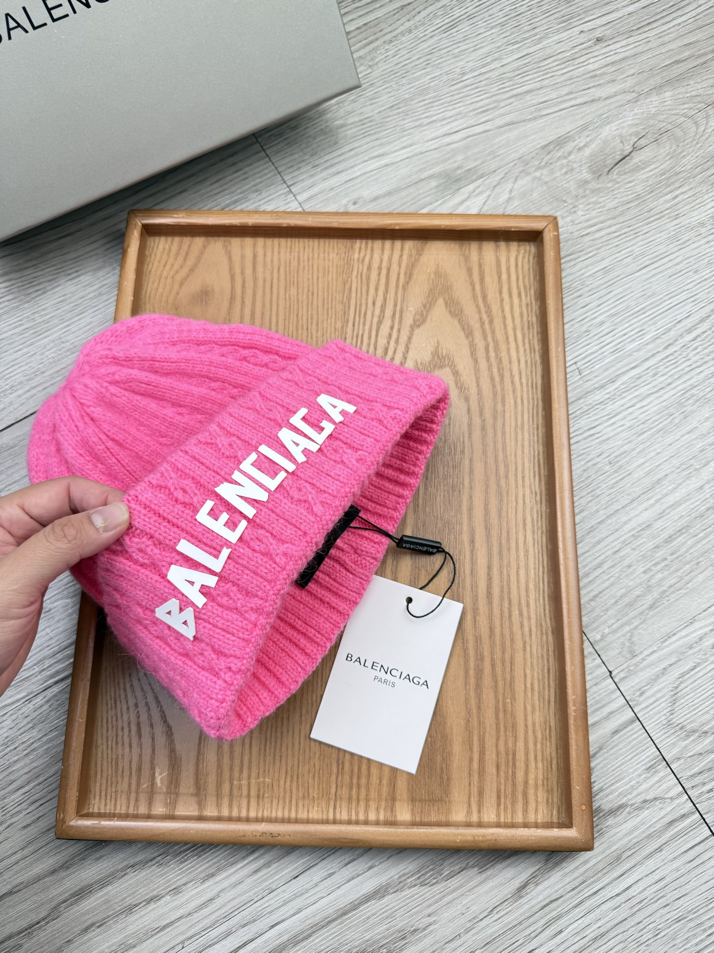 。巴黎世家。福利！【细毛线针织单帽】新款上架，特别实惠的一个系列帽子，面料：细毛线。密度紧致！毛线针织面