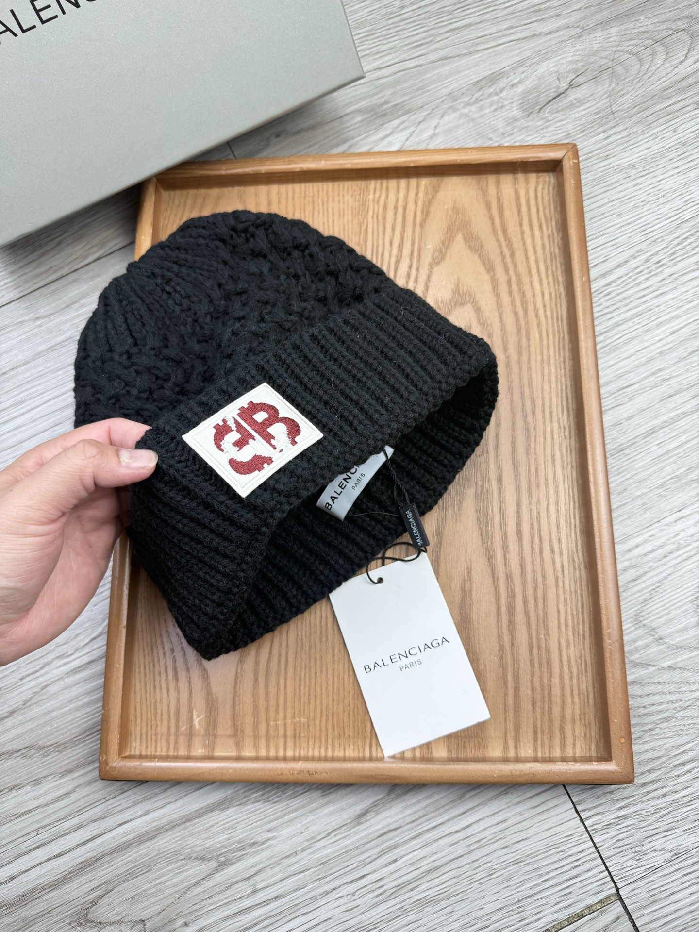 。巴黎世家。福利！【细毛线针织单帽】新款上架，特别实惠的一个系列帽子，面料：细毛线。密度紧致！毛线针织面