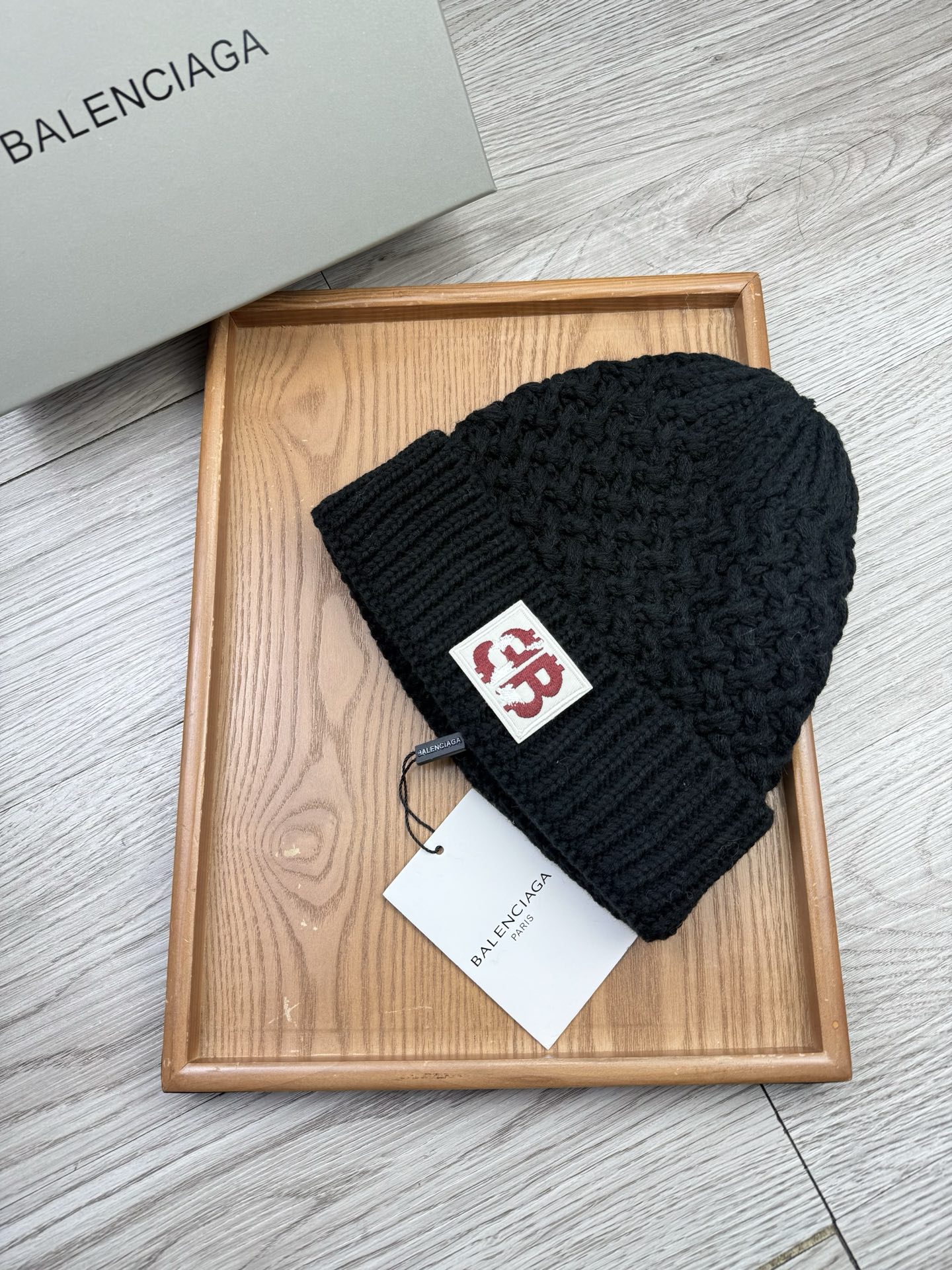 。巴黎世家。福利！【细毛线针织单帽】新款上架，特别实惠的一个系列帽子，面料：细毛线。密度紧致！毛线针织面