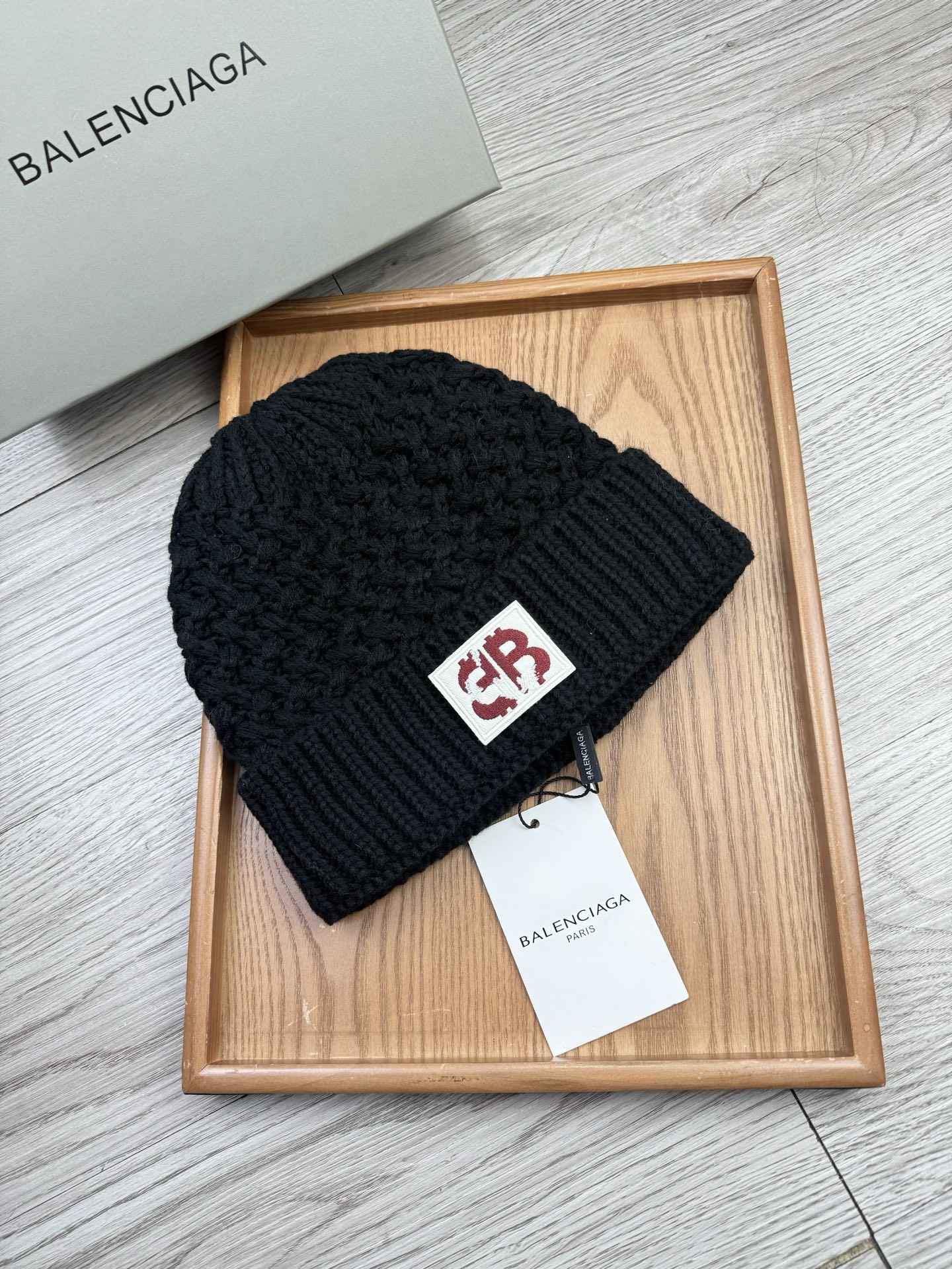 。巴黎世家。福利！【细毛线针织单帽】新款上架，特别实惠的一个系列帽子，面料：细毛线。密度紧致！毛线针织面