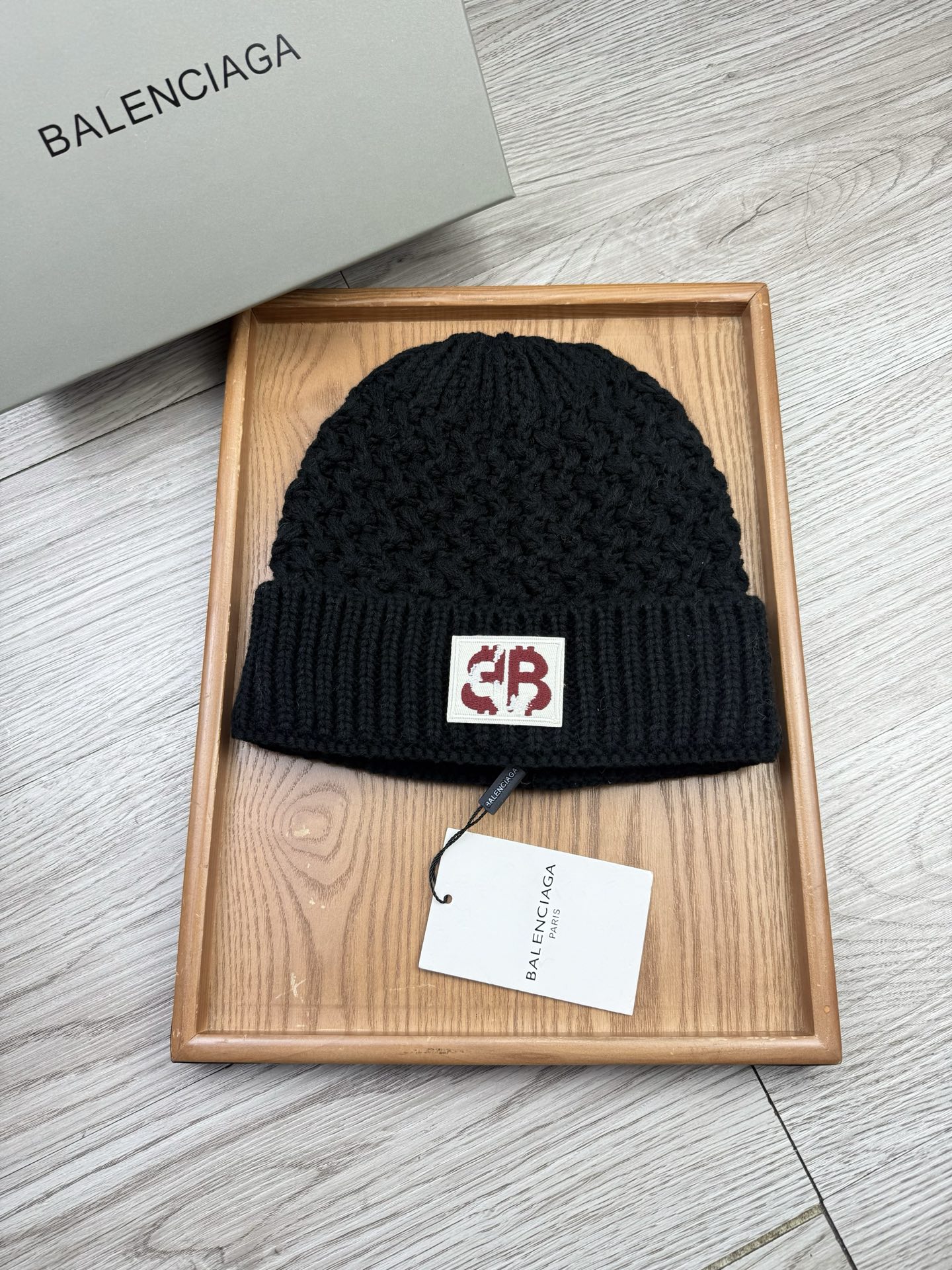 。巴黎世家。福利！【细毛线针织单帽】新款上架，特别实惠的一个系列帽子，面料：细毛线。密度紧致！毛线针织面