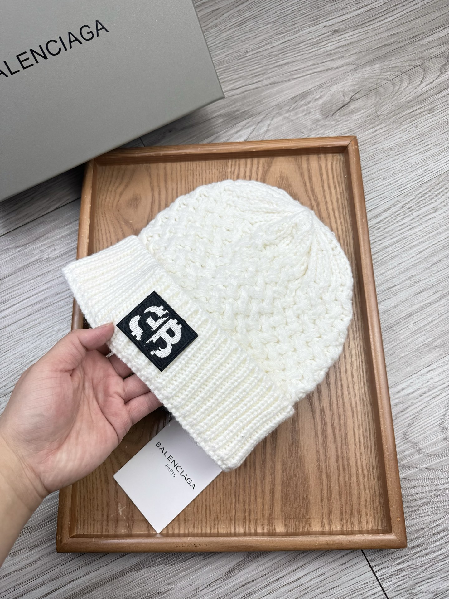 。巴黎世家。福利！【细毛线针织单帽】新款上架，特别实惠的一个系列帽子，面料：细毛线。密度紧致！毛线针织面