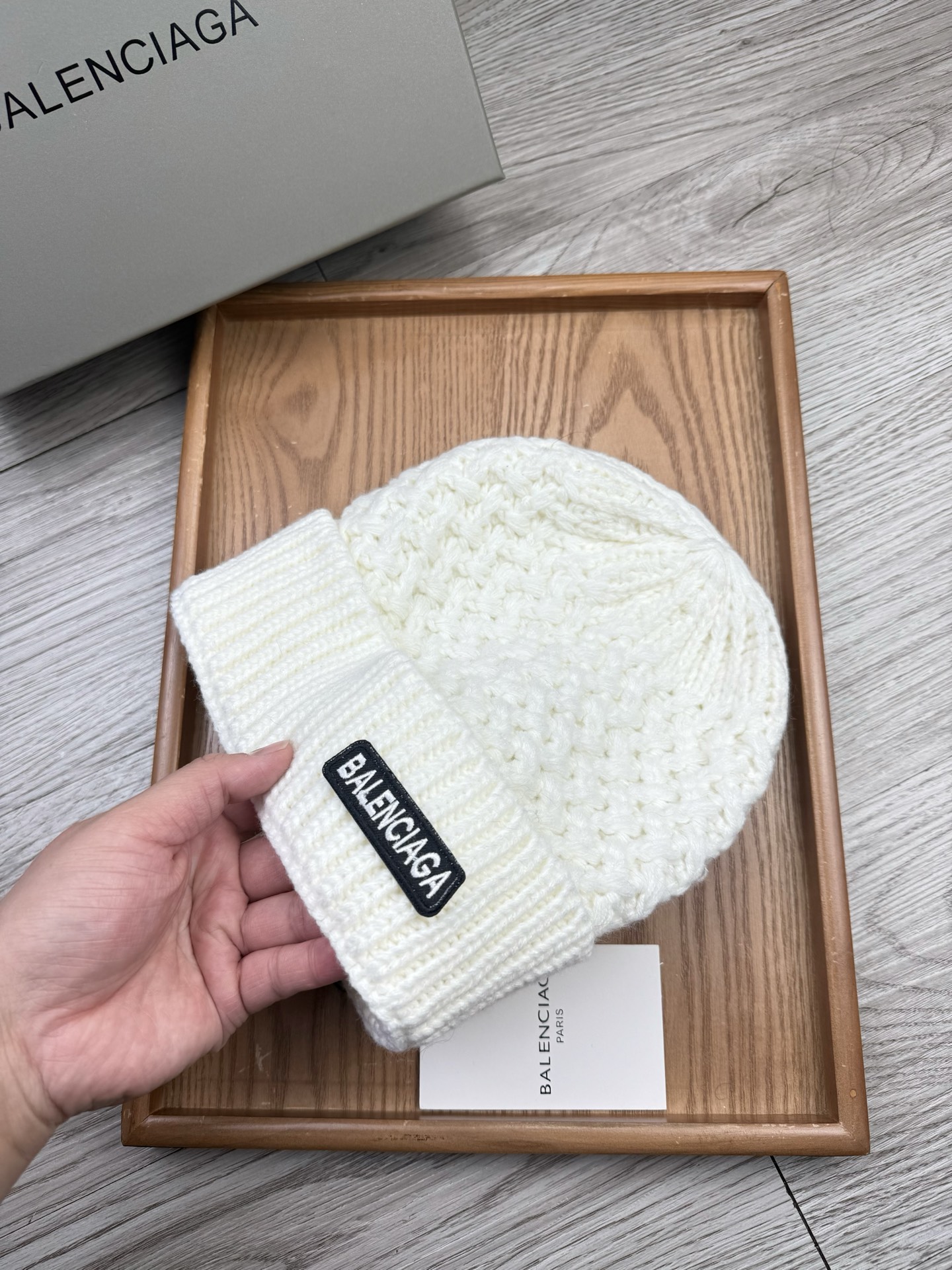 。巴黎世家。福利！【细毛线针织单帽】新款上架，特别实惠的一个系列帽子，面料：细毛线。密度紧致！毛线针织面