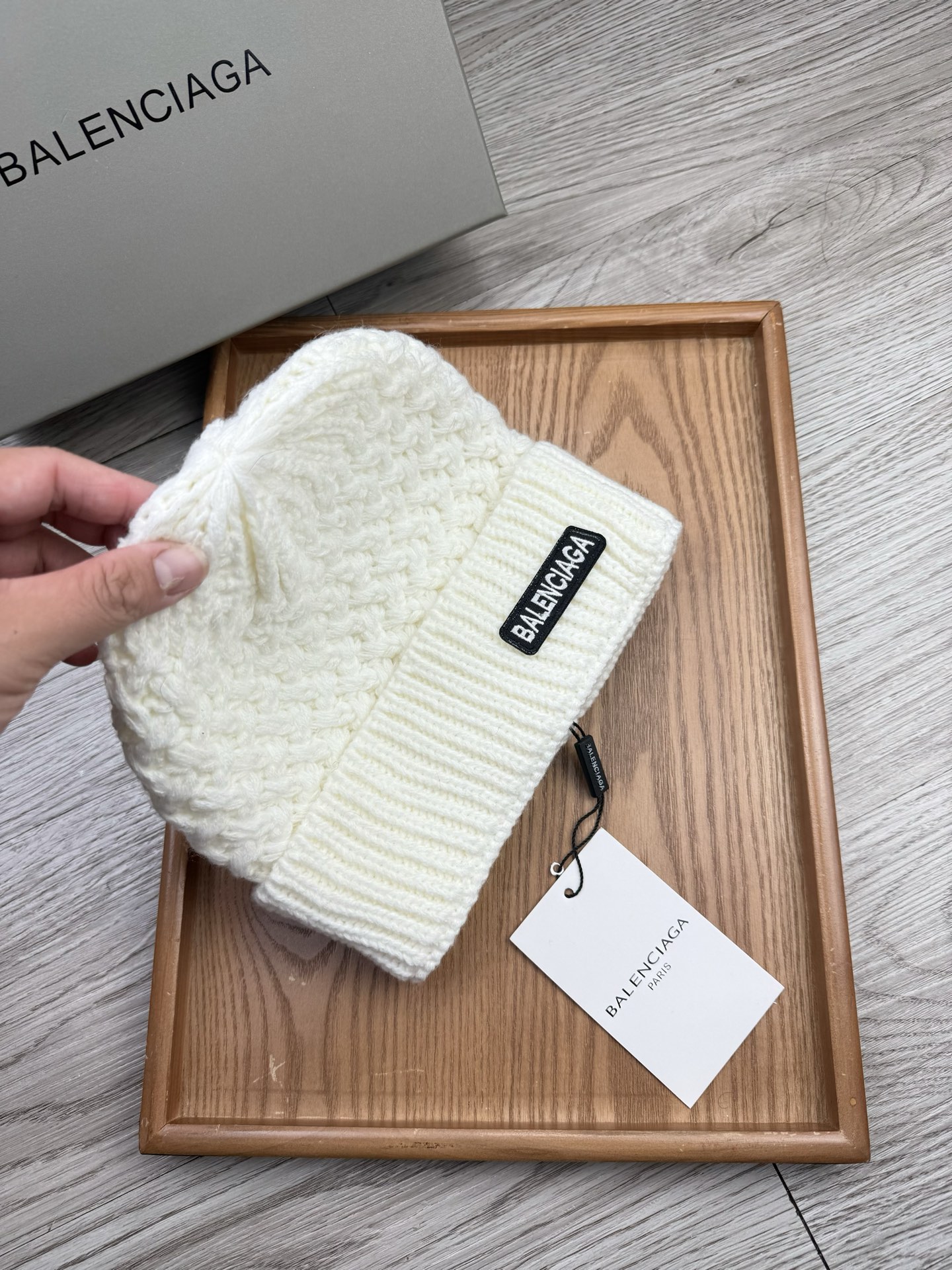 。巴黎世家。福利！【细毛线针织单帽】新款上架，特别实惠的一个系列帽子，面料：细毛线。密度紧致！毛线针织面