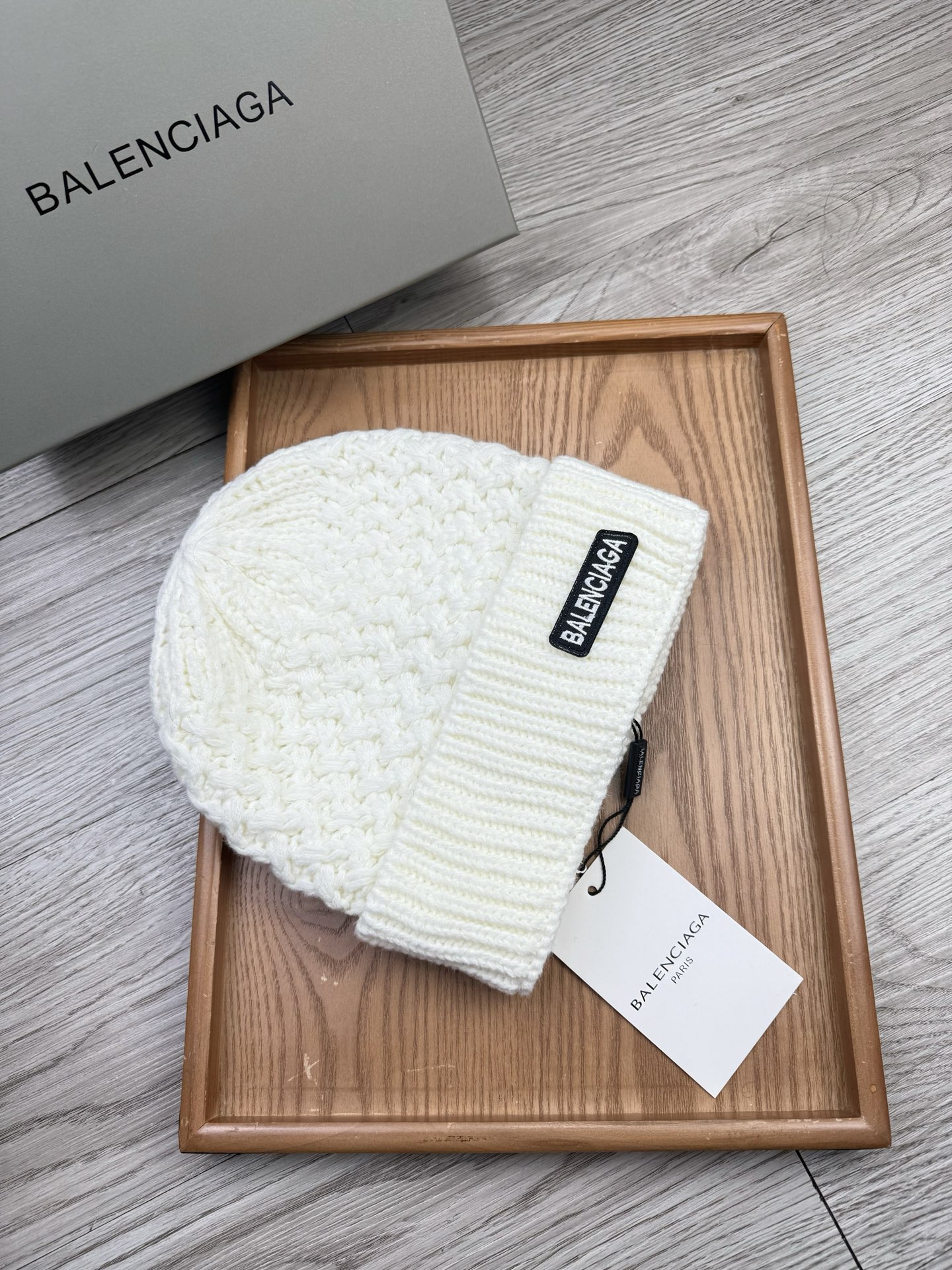 。巴黎世家。福利！【细毛线针织单帽】新款上架，特别实惠的一个系列帽子，面料：细毛线。密度紧致！毛线针织面