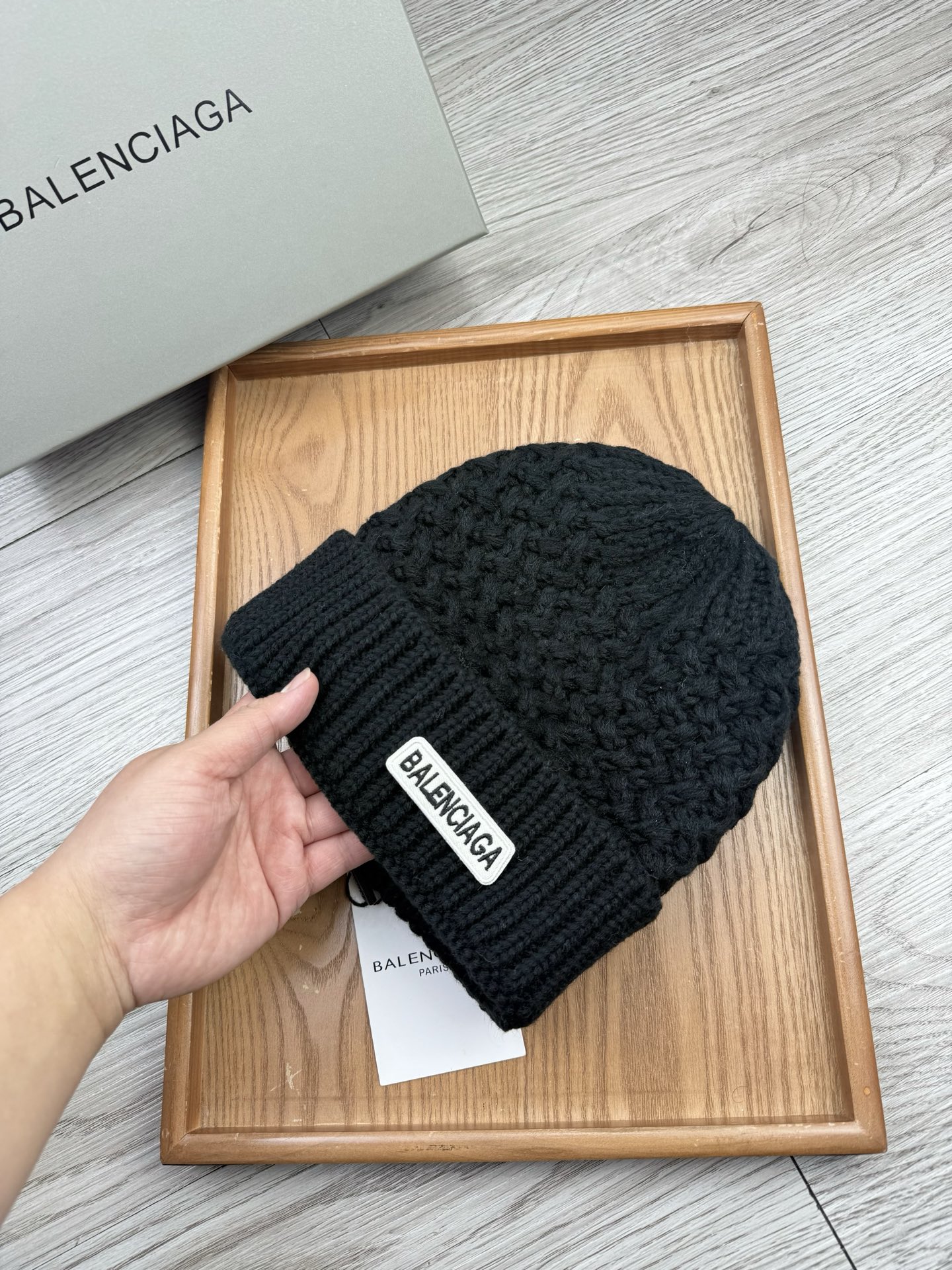 。巴黎世家。福利！【细毛线针织单帽】新款上架，特别实惠的一个系列帽子，面料：细毛线。密度紧致！毛线针织面