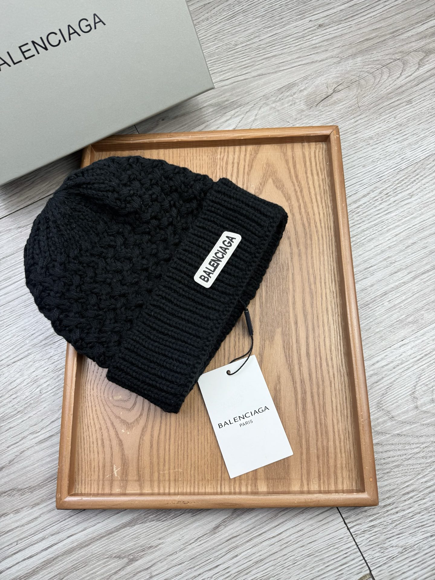 。巴黎世家。福利！【细毛线针织单帽】新款上架，特别实惠的一个系列帽子，面料：细毛线。密度紧致！毛线针织面