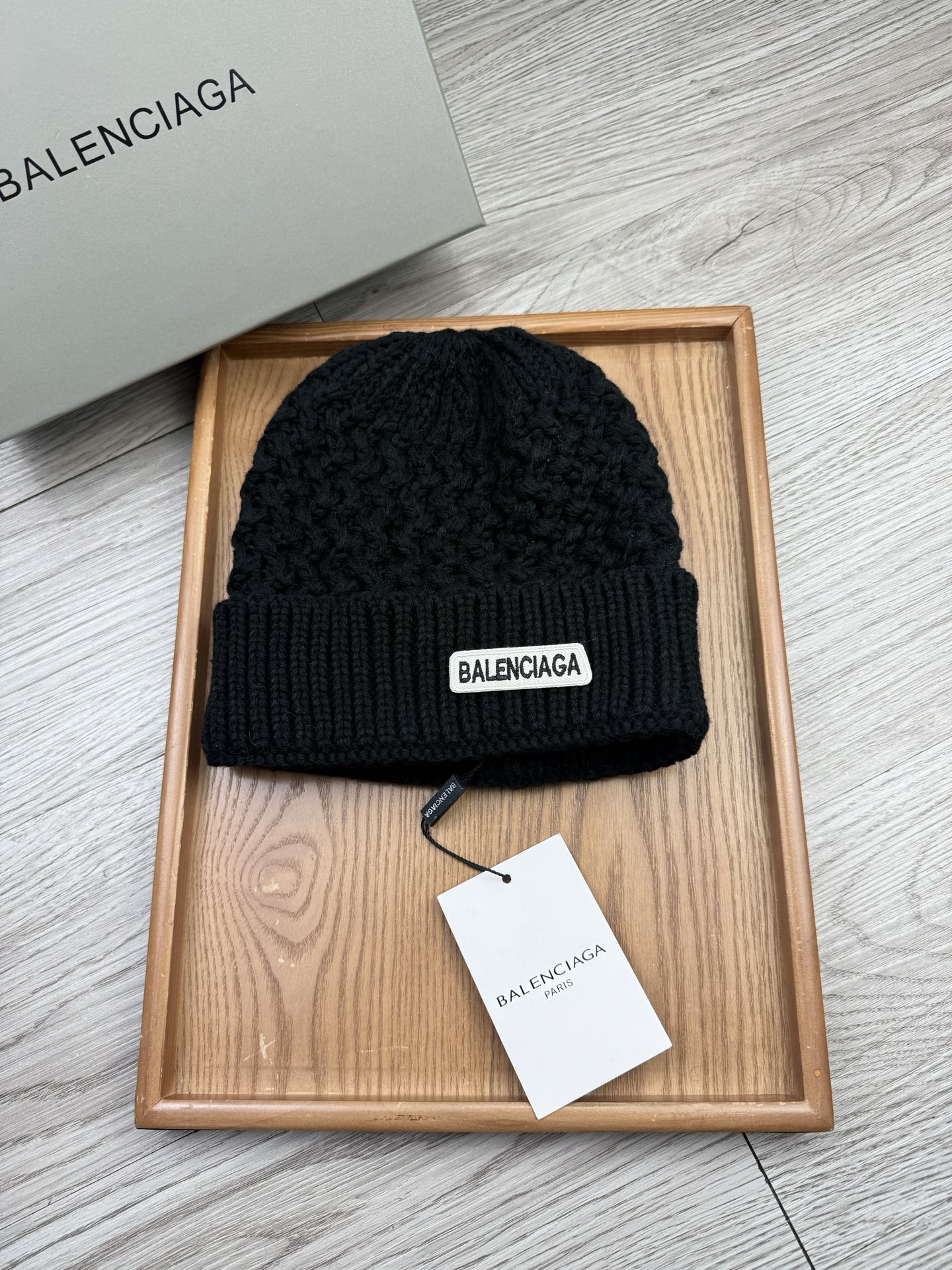 。巴黎世家。福利！【细毛线针织单帽】新款上架，特别实惠的一个系列帽子，面料：细毛线。密度紧致！毛线针织面