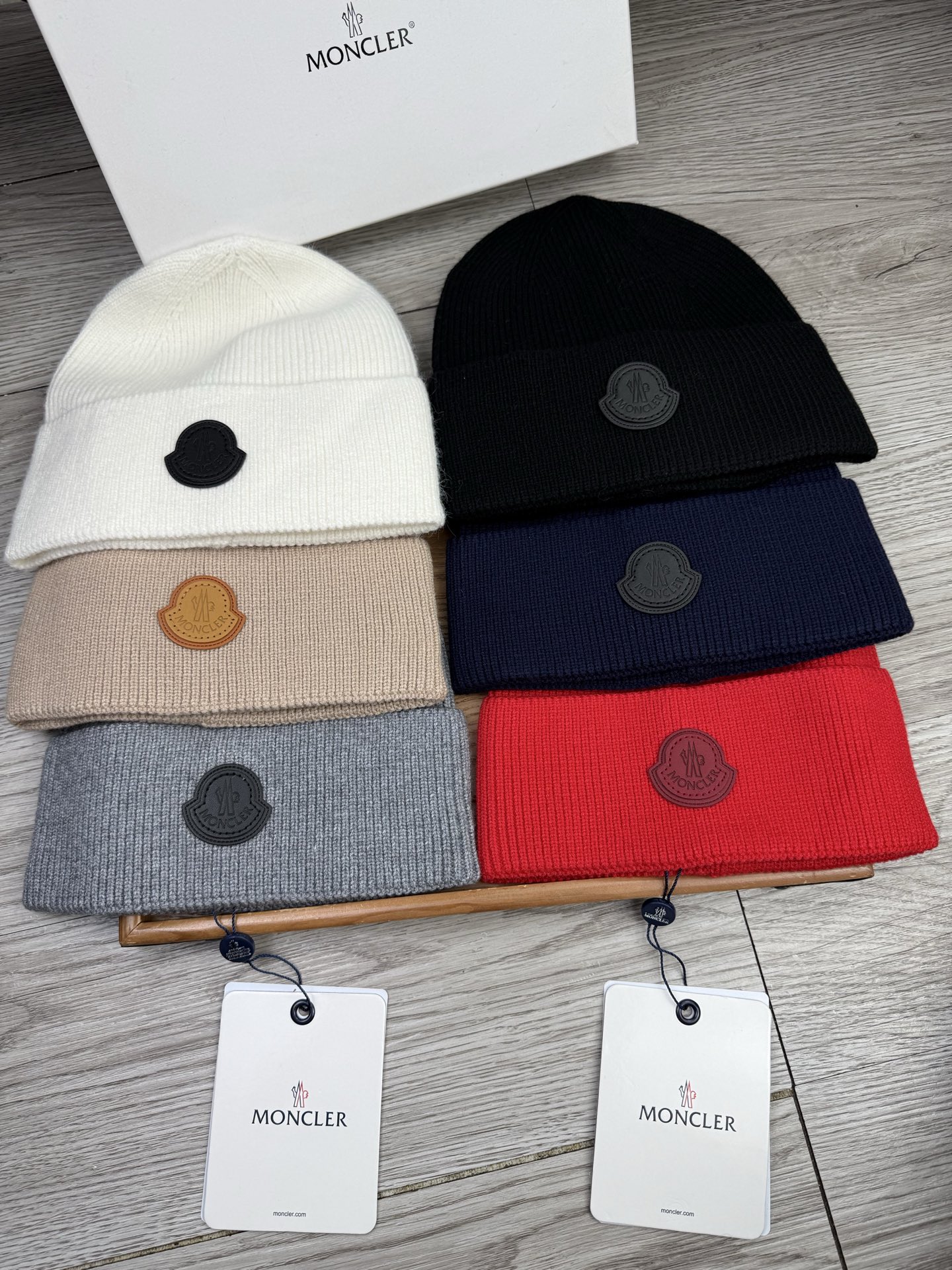 。蒙口。福利！【细毛线针织单帽】新款上架，特别实惠的一个系列帽子，面料：细毛线。密度紧致！毛线针织面料手