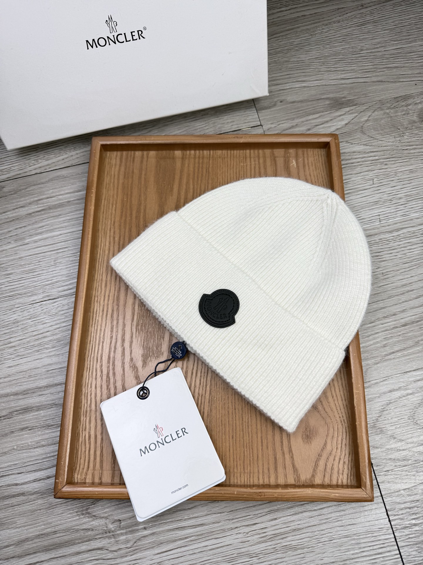 。蒙口。福利！【细毛线针织单帽】新款上架，特别实惠的一个系列帽子，面料：细毛线。密度紧致！毛线针织面料手