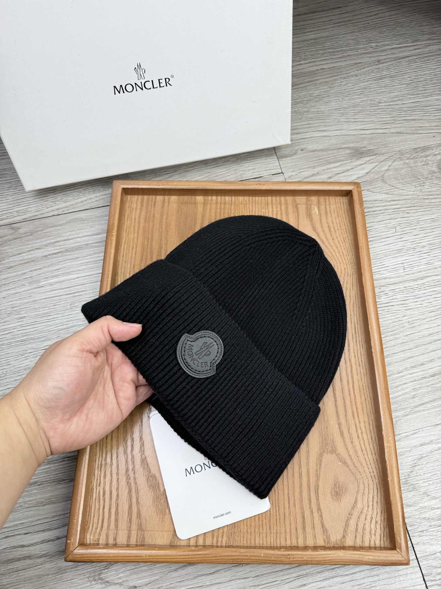 。蒙口。福利！【细毛线针织单帽】新款上架，特别实惠的一个系列帽子，面料：细毛线。密度紧致！毛线针织面料手