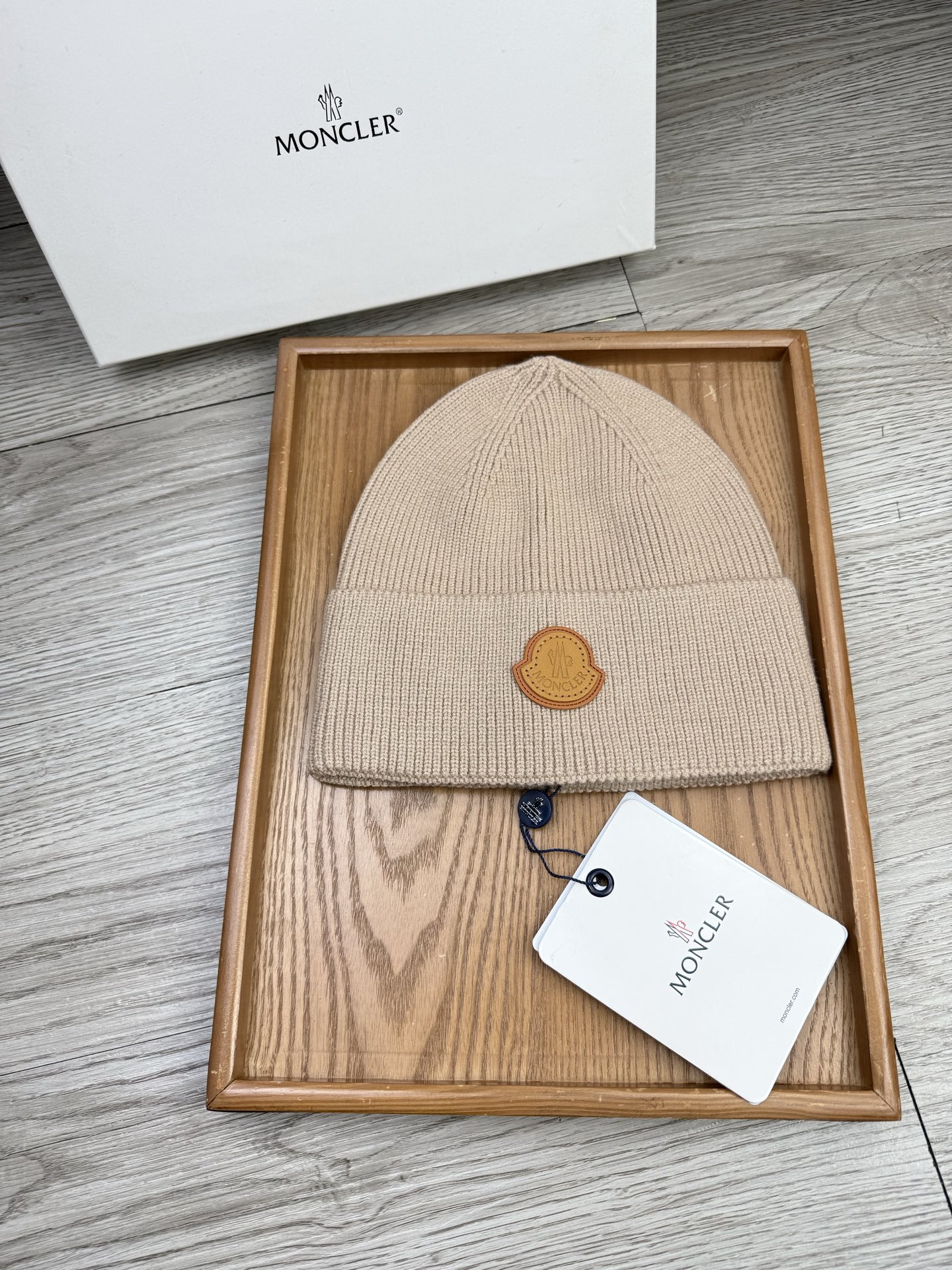 。蒙口。福利！【细毛线针织单帽】新款上架，特别实惠的一个系列帽子，面料：细毛线。密度紧致！毛线针织面料手