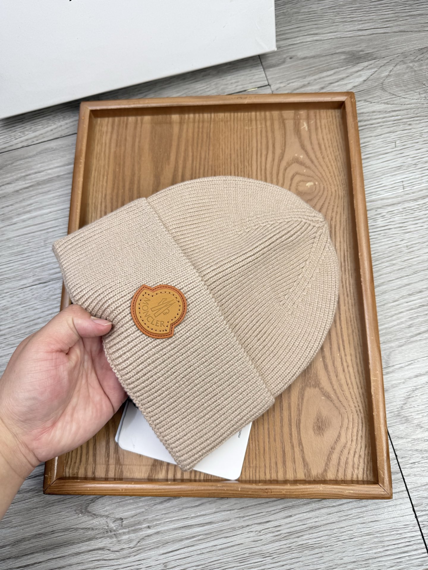 。蒙口。福利！【细毛线针织单帽】新款上架，特别实惠的一个系列帽子，面料：细毛线。密度紧致！毛线针织面料手