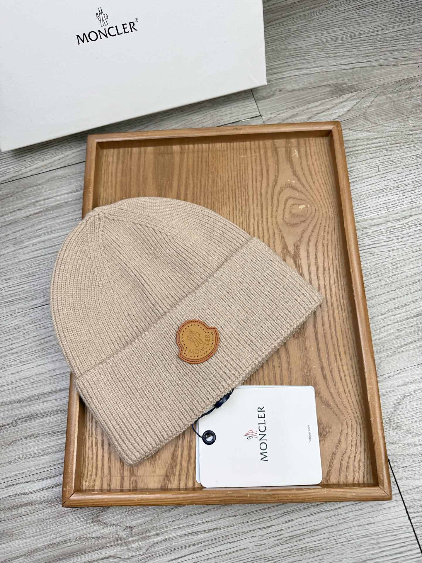 。蒙口。福利！【细毛线针织单帽】新款上架，特别实惠的一个系列帽子，面料：细毛线。密度紧致！毛线针织面料手