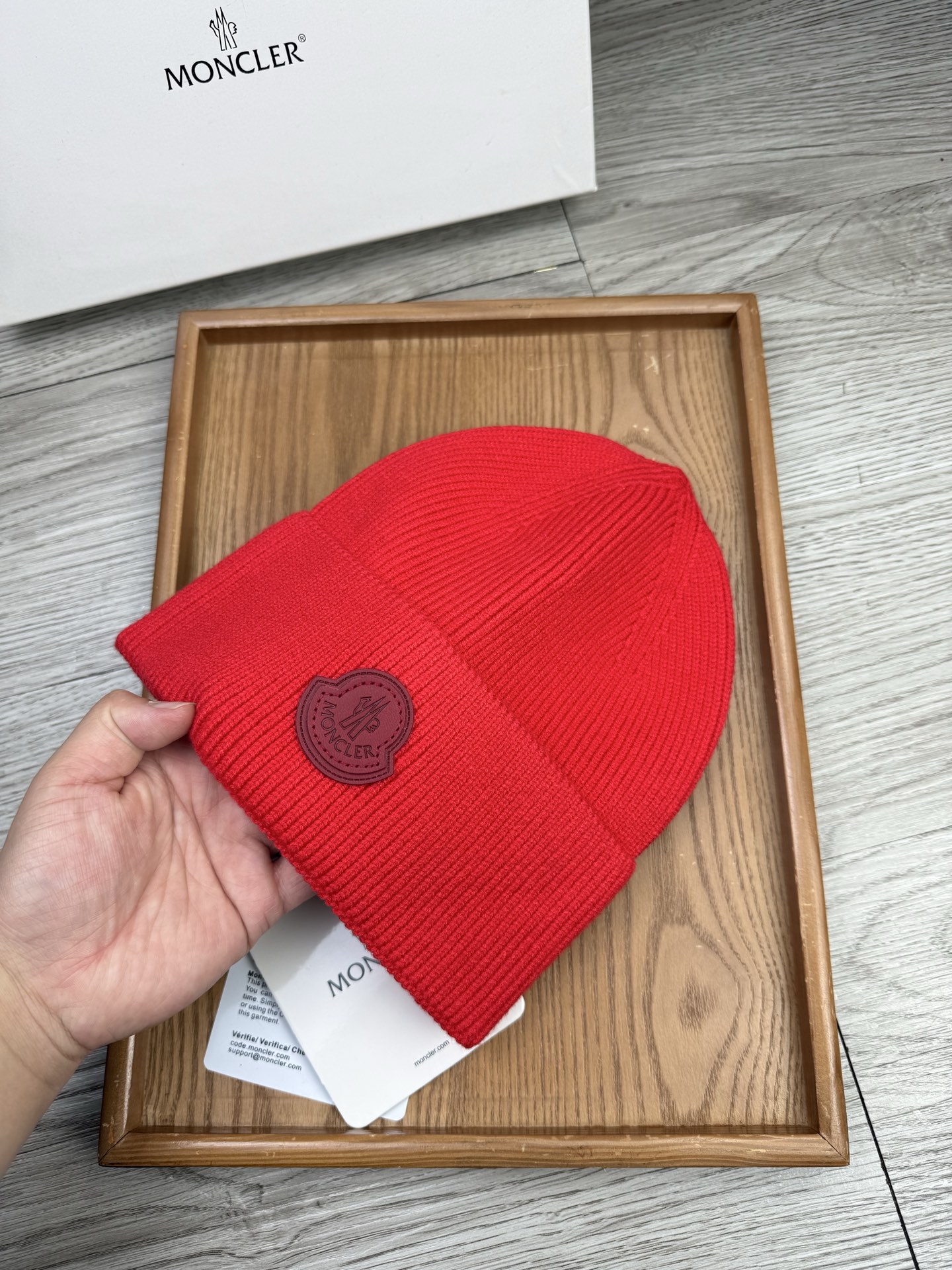 。蒙口。福利！【细毛线针织单帽】新款上架，特别实惠的一个系列帽子，面料：细毛线。密度紧致！毛线针织面料手