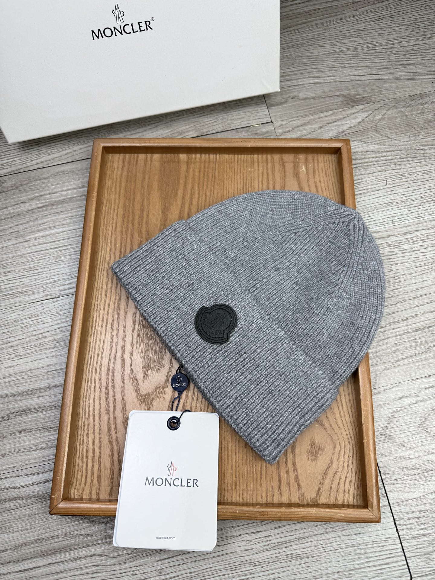 。蒙口。福利！【细毛线针织单帽】新款上架，特别实惠的一个系列帽子，面料：细毛线。密度紧致！毛线针织面料手