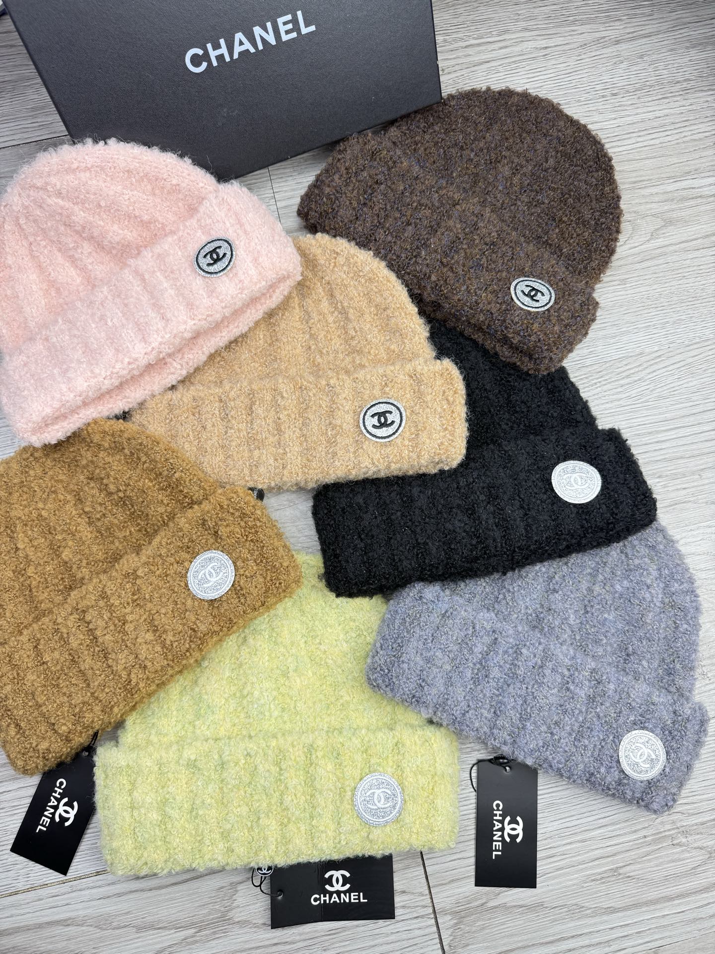 。C家。福利！【细毛线针织单帽】新款上架，特别实惠的一个系列帽子，面料：细毛线。密度紧致！毛线针织面料手