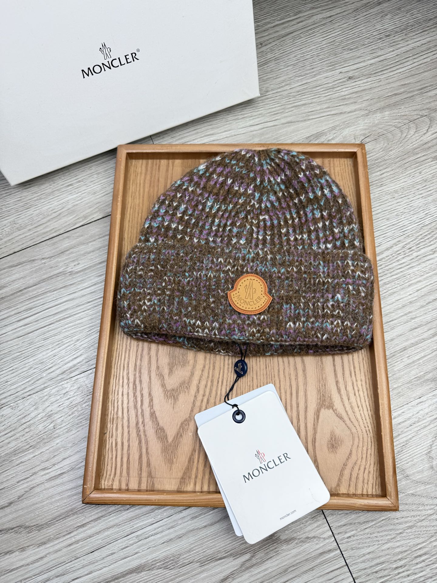 。蒙口。福利！【细毛线针织单帽】新款上架，特别实惠的一个系列帽子，面料：细毛线。密度紧致！毛线针织面料手