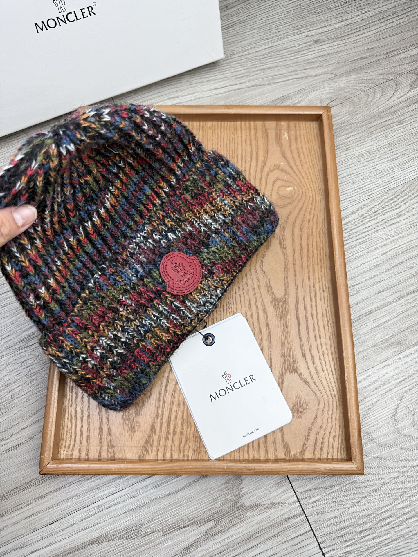 。蒙口。福利！【细毛线针织单帽】新款上架，特别实惠的一个系列帽子，面料：细毛线。密度紧致！毛线针织面料手