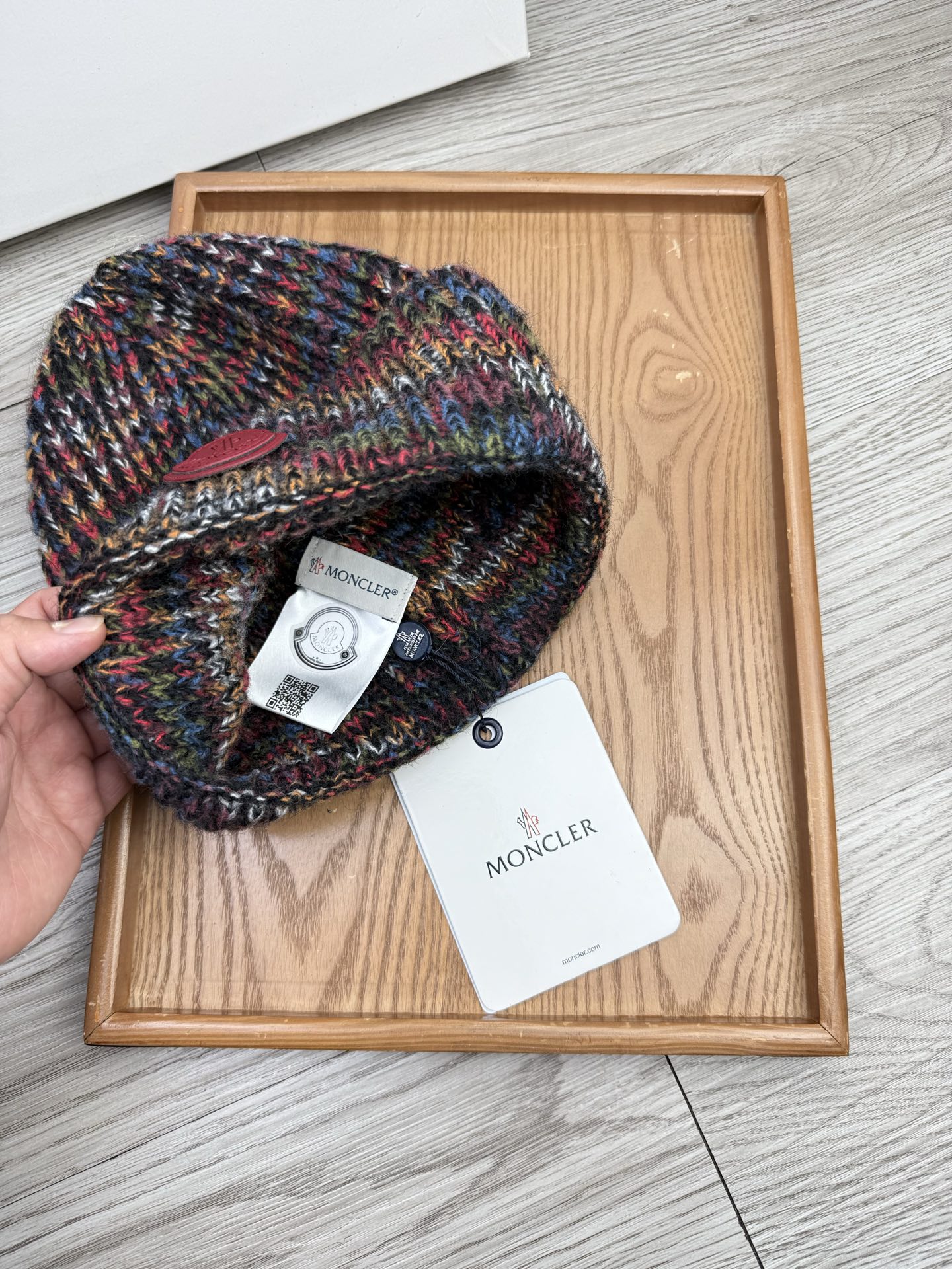 。蒙口。福利！【细毛线针织单帽】新款上架，特别实惠的一个系列帽子，面料：细毛线。密度紧致！毛线针织面料手