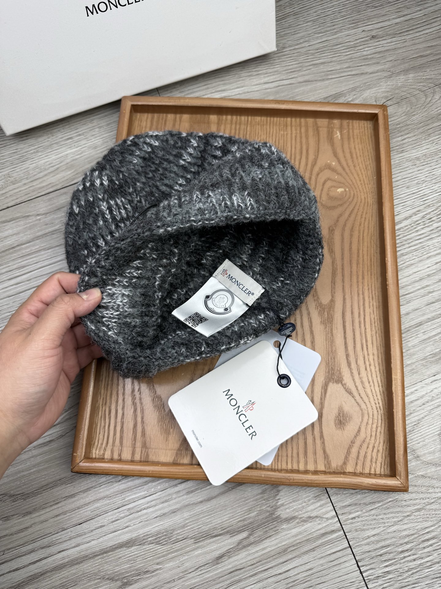 。蒙口。福利！【细毛线针织单帽】新款上架，特别实惠的一个系列帽子，面料：细毛线。密度紧致！毛线针织面料手