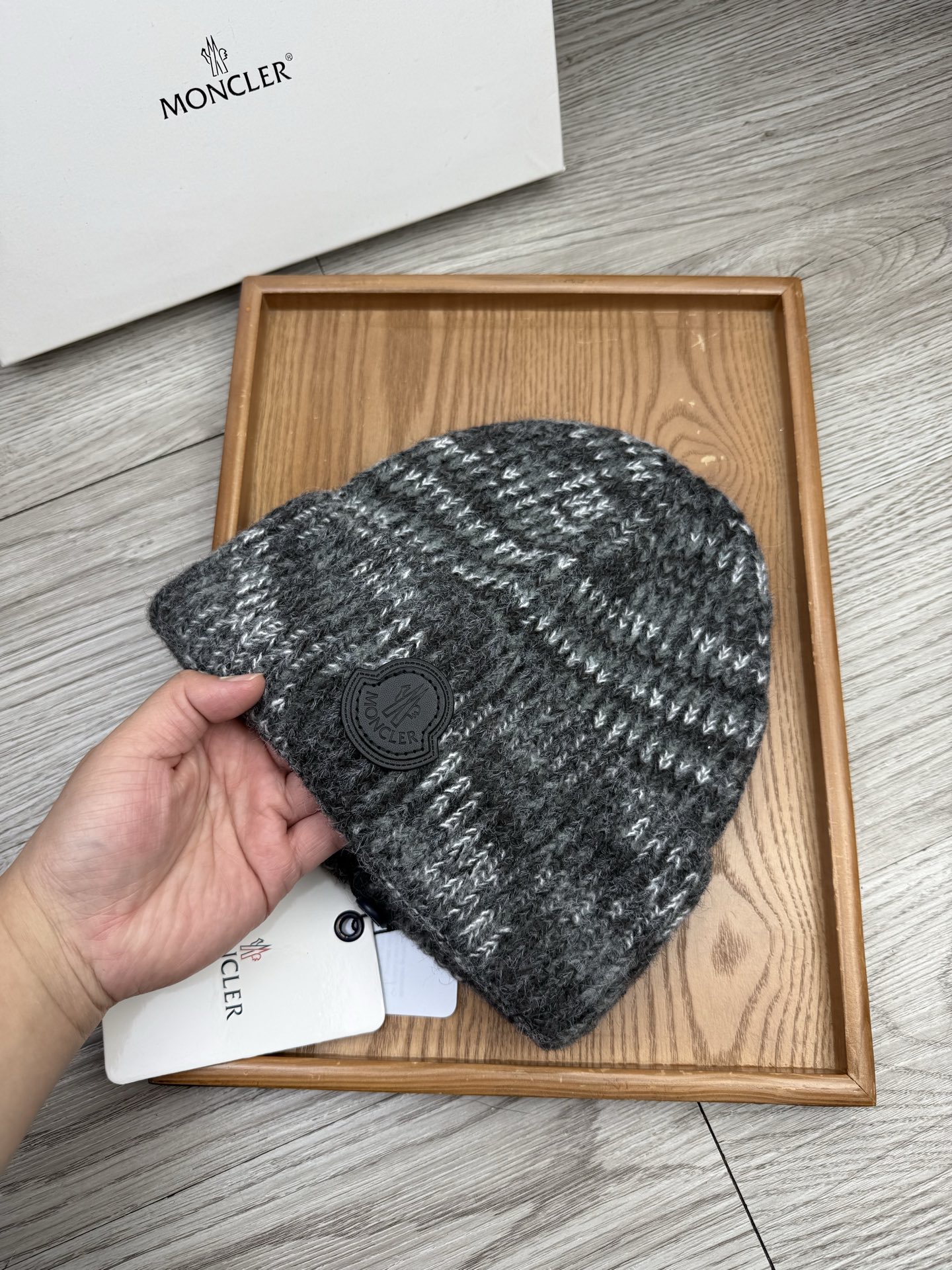 。蒙口。福利！【细毛线针织单帽】新款上架，特别实惠的一个系列帽子，面料：细毛线。密度紧致！毛线针织面料手