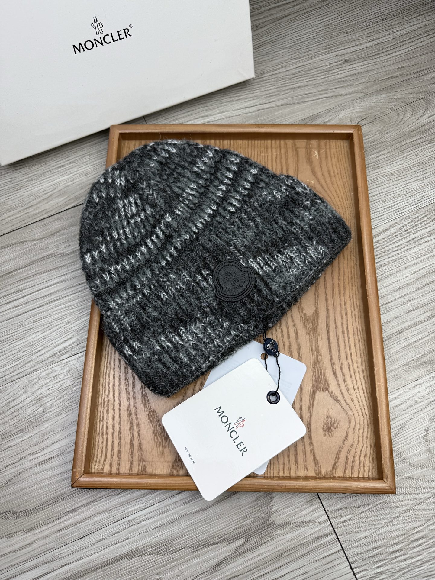 。蒙口。福利！【细毛线针织单帽】新款上架，特别实惠的一个系列帽子，面料：细毛线。密度紧致！毛线针织面料手