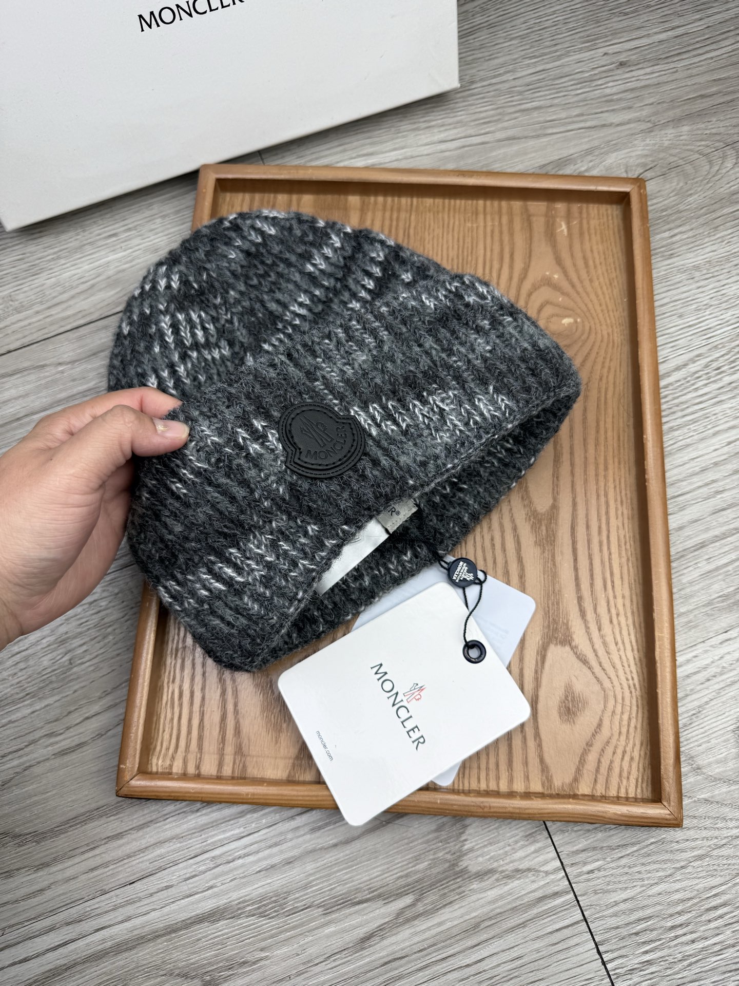 。蒙口。福利！【细毛线针织单帽】新款上架，特别实惠的一个系列帽子，面料：细毛线。密度紧致！毛线针织面料手