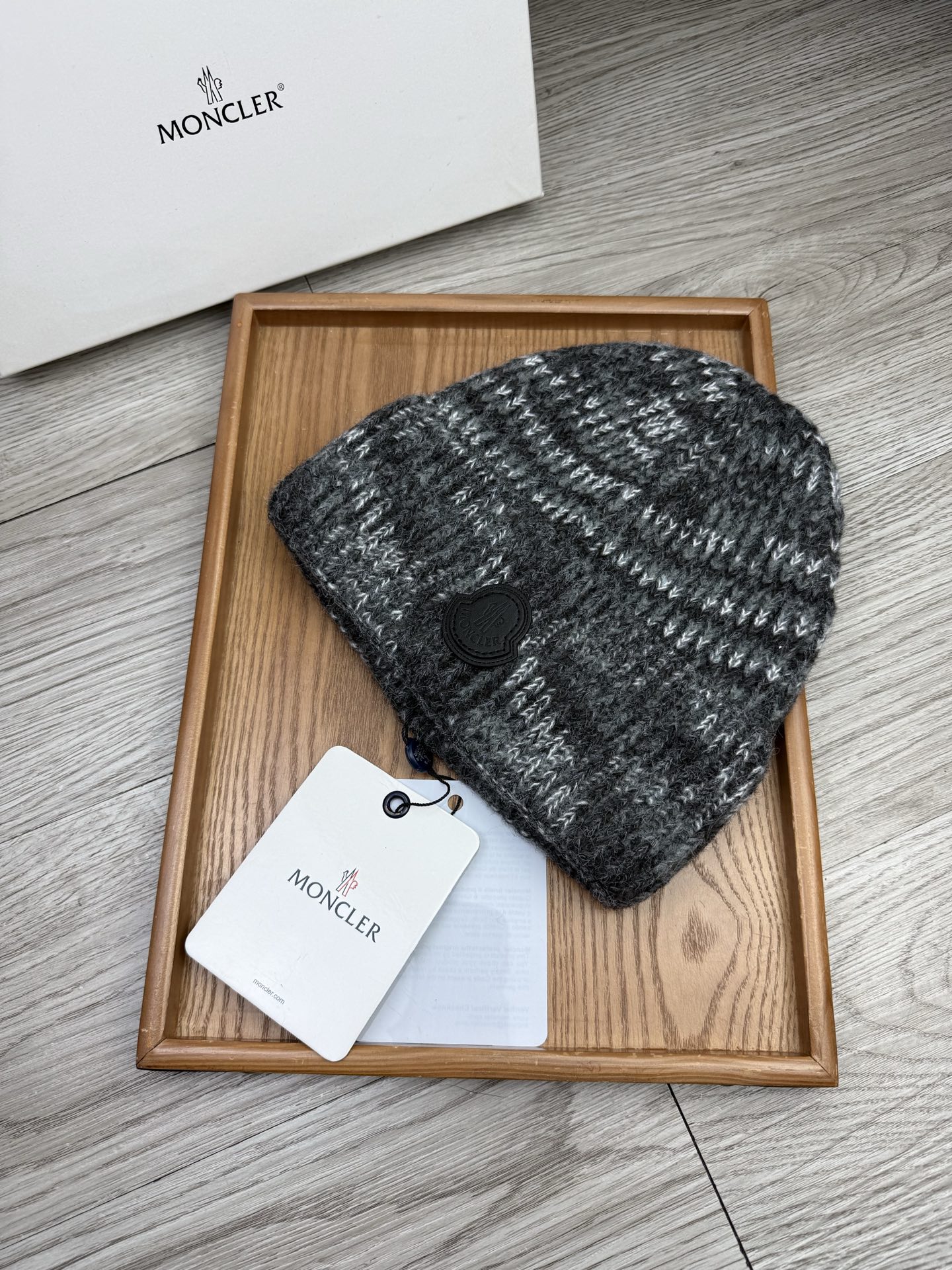 。蒙口。福利！【细毛线针织单帽】新款上架，特别实惠的一个系列帽子，面料：细毛线。密度紧致！毛线针织面料手