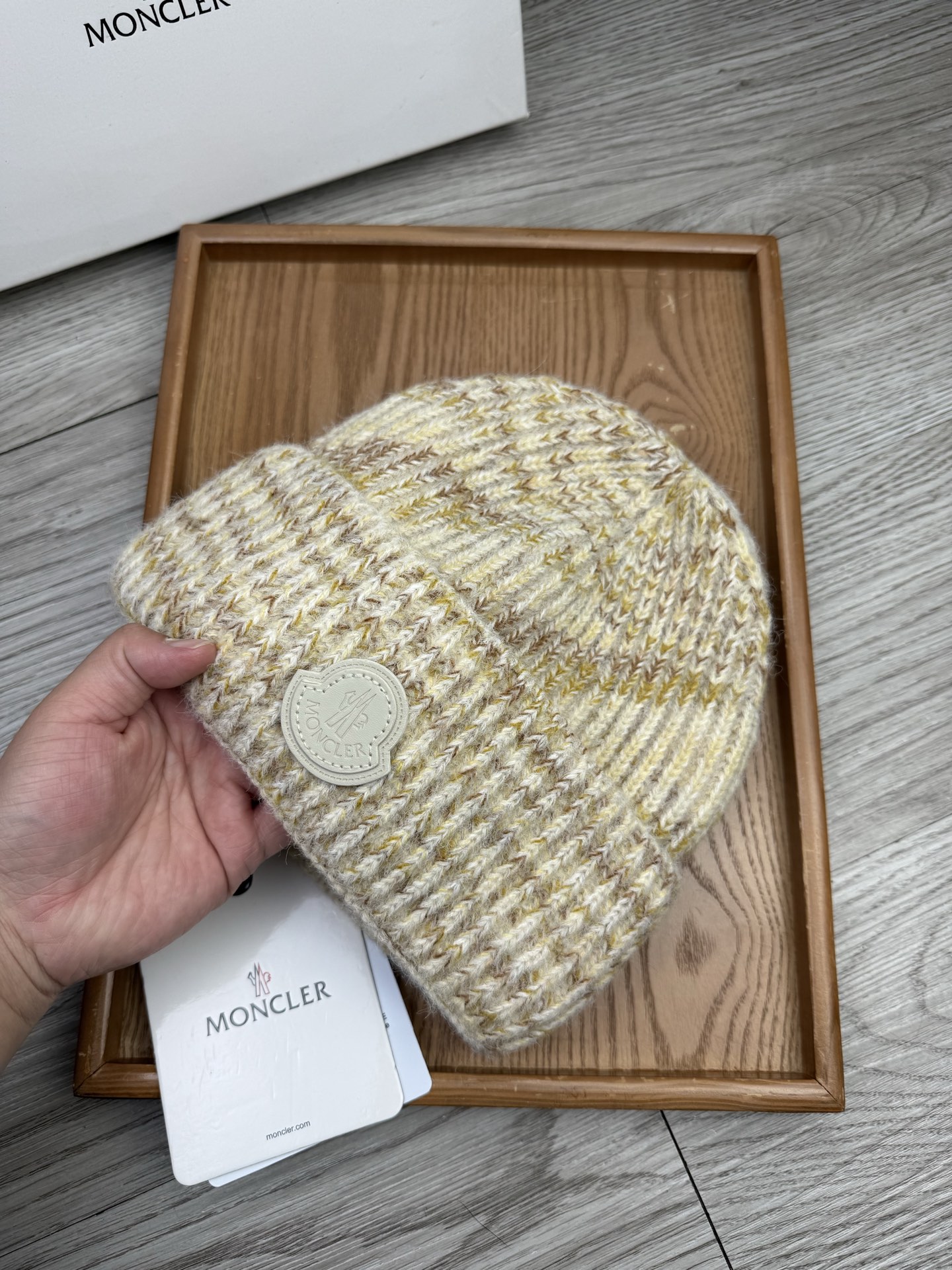 。蒙口。福利！【细毛线针织单帽】新款上架，特别实惠的一个系列帽子，面料：细毛线。密度紧致！毛线针织面料手