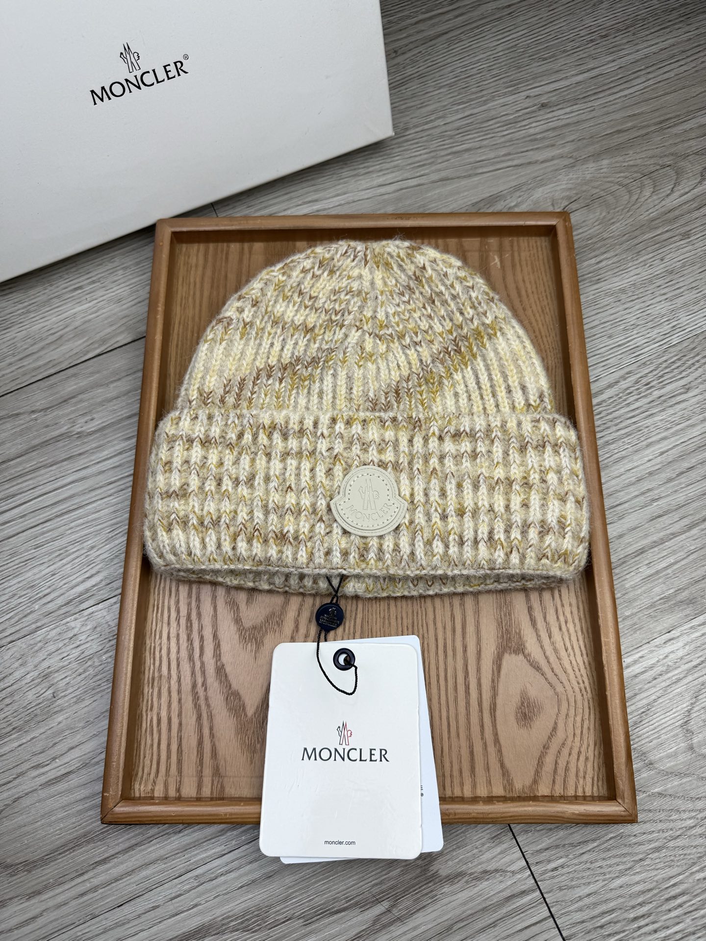 。蒙口。福利！【细毛线针织单帽】新款上架，特别实惠的一个系列帽子，面料：细毛线。密度紧致！毛线针织面料手