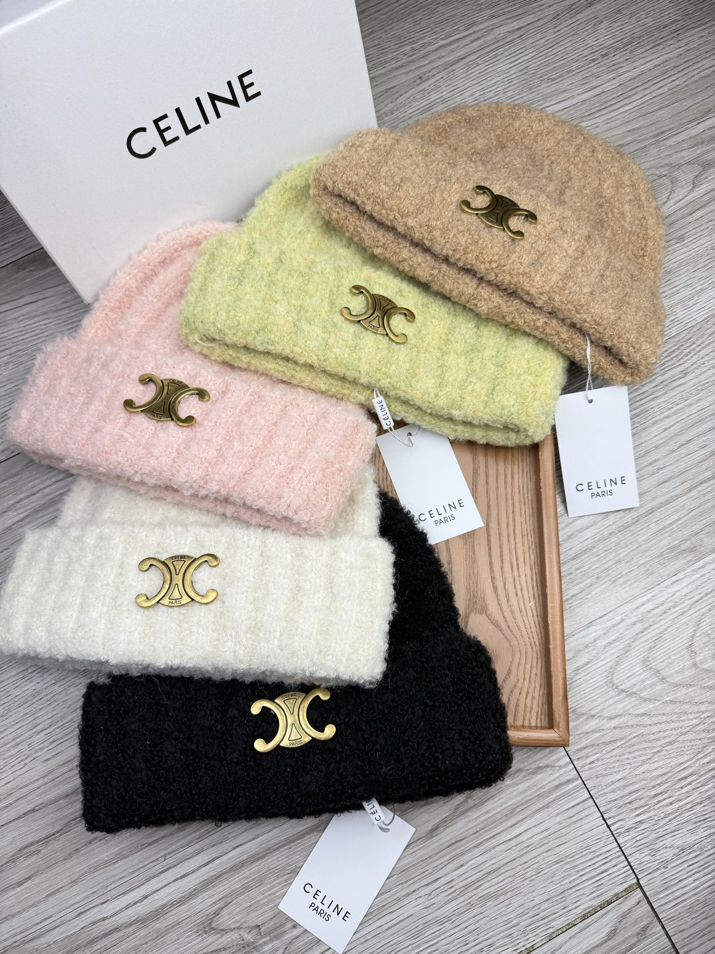 。赛琳。福利！【细毛线针织单帽】新款上架，特别实惠的一个系列帽子，面料：细毛线。密度紧致！毛线针织面料手