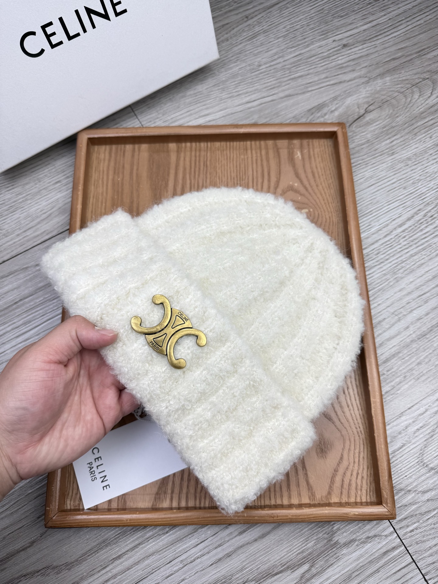 。赛琳。福利！【细毛线针织单帽】新款上架，特别实惠的一个系列帽子，面料：细毛线。密度紧致！毛线针织面料手