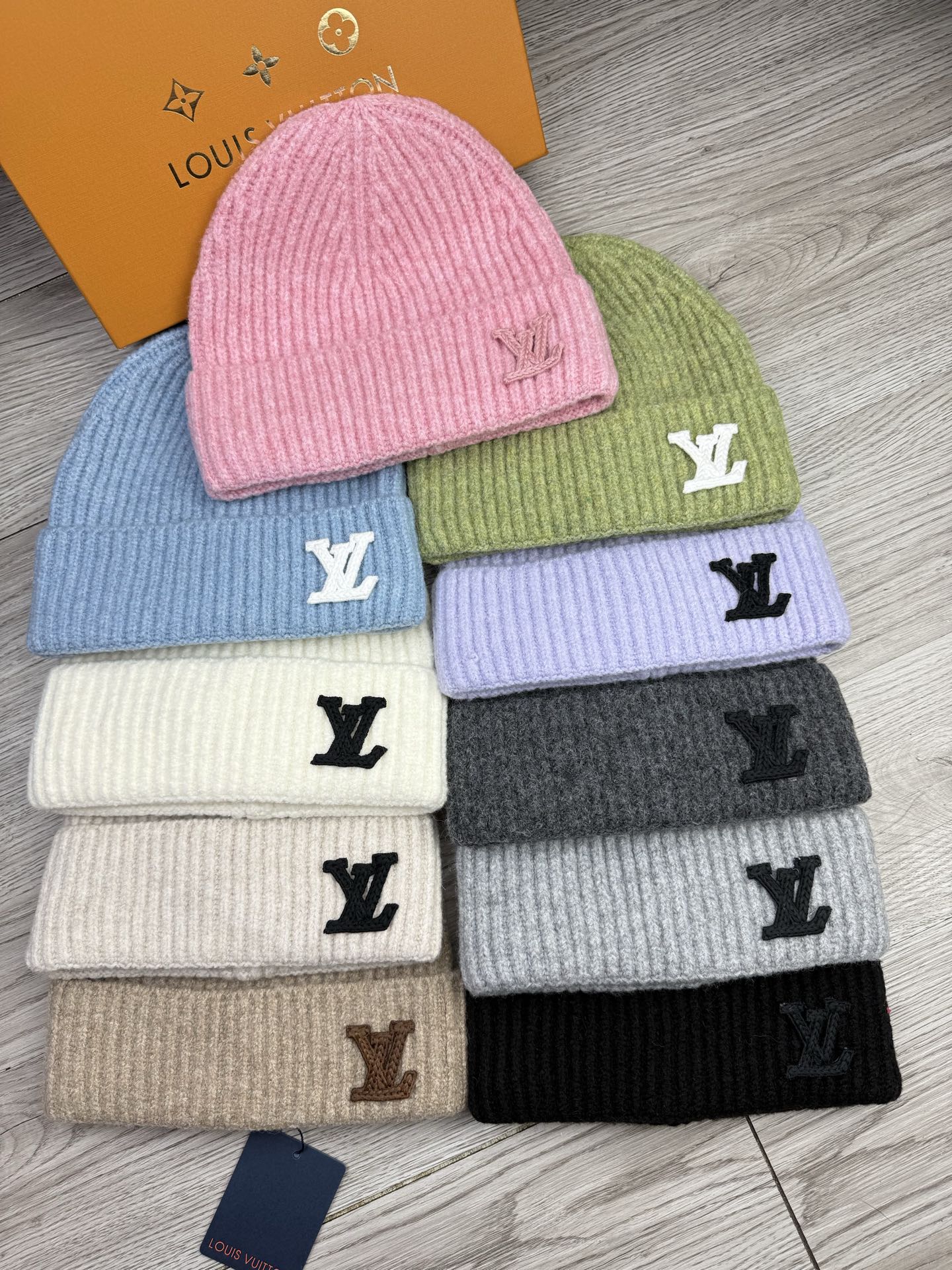 。L家。福利！【细毛线针织单帽】新款上架，特别实惠的一个系列帽子，面料：细毛线。密度紧致！毛线针织面料手