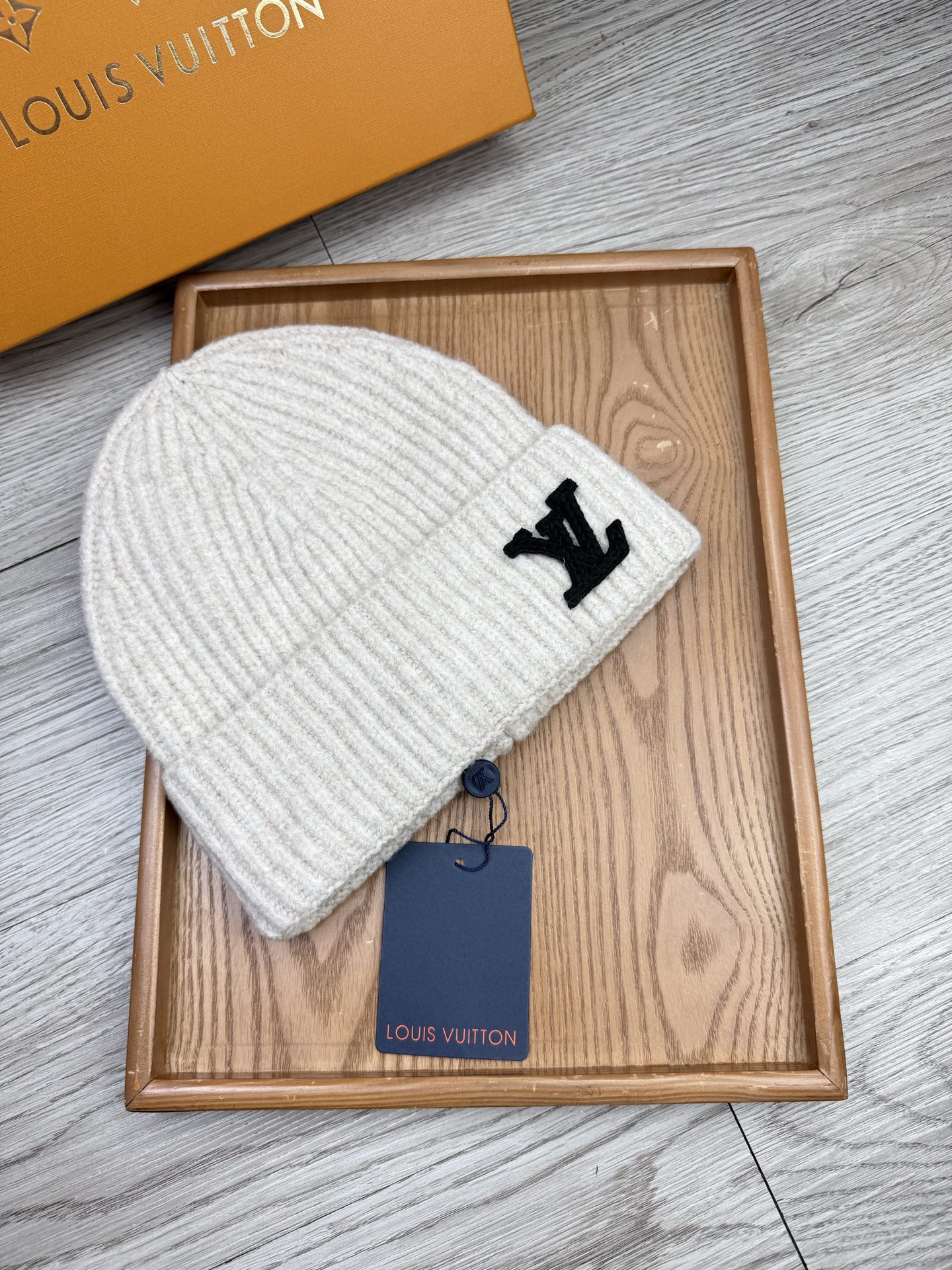 。L家。福利！【细毛线针织单帽】新款上架，特别实惠的一个系列帽子，面料：细毛线。密度紧致！毛线针织面料手