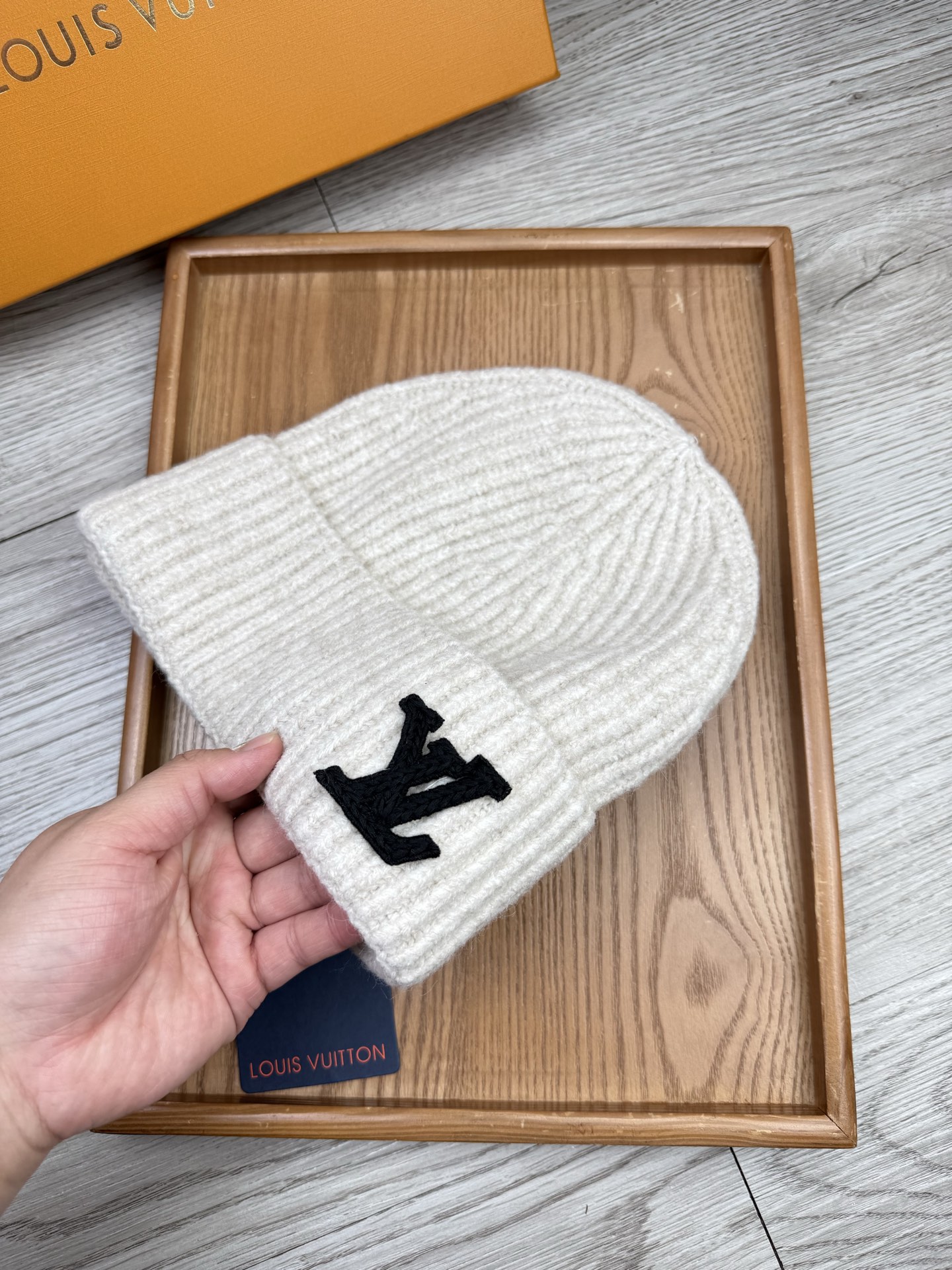 。L家。福利！【细毛线针织单帽】新款上架，特别实惠的一个系列帽子，面料：细毛线。密度紧致！毛线针织面料手