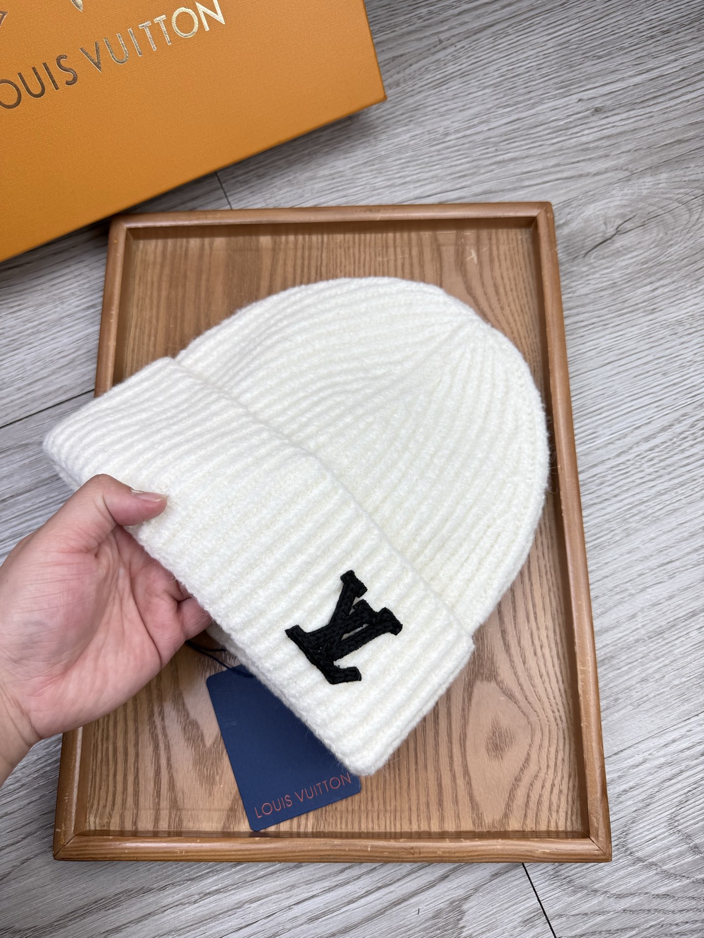 。L家。福利！【细毛线针织单帽】新款上架，特别实惠的一个系列帽子，面料：细毛线。密度紧致！毛线针织面料手