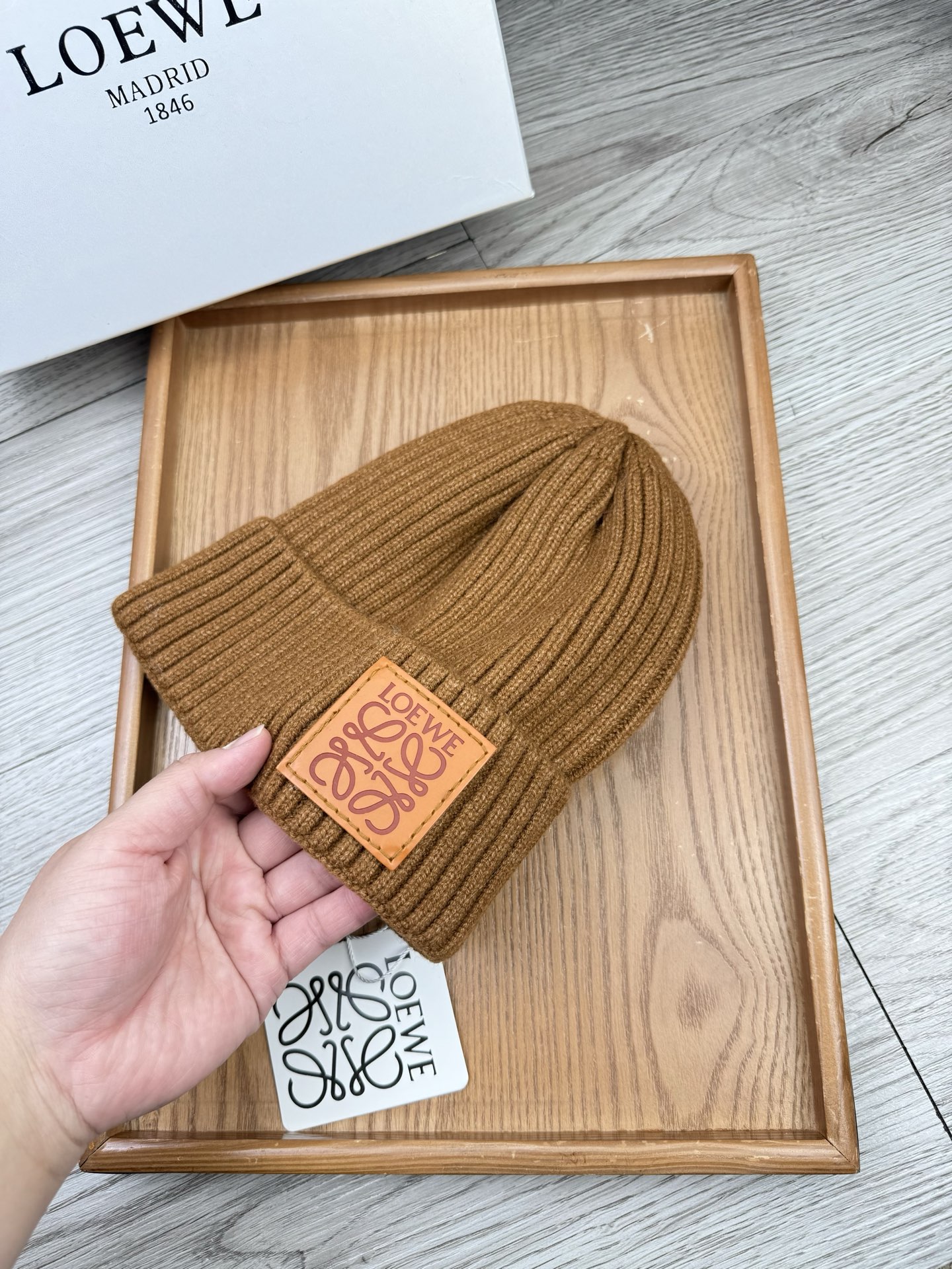 。Loewe。福利！【细毛线针织单帽】新款上架，特别实惠的一个系列帽子，面料：细毛线。密度紧致！毛线针织