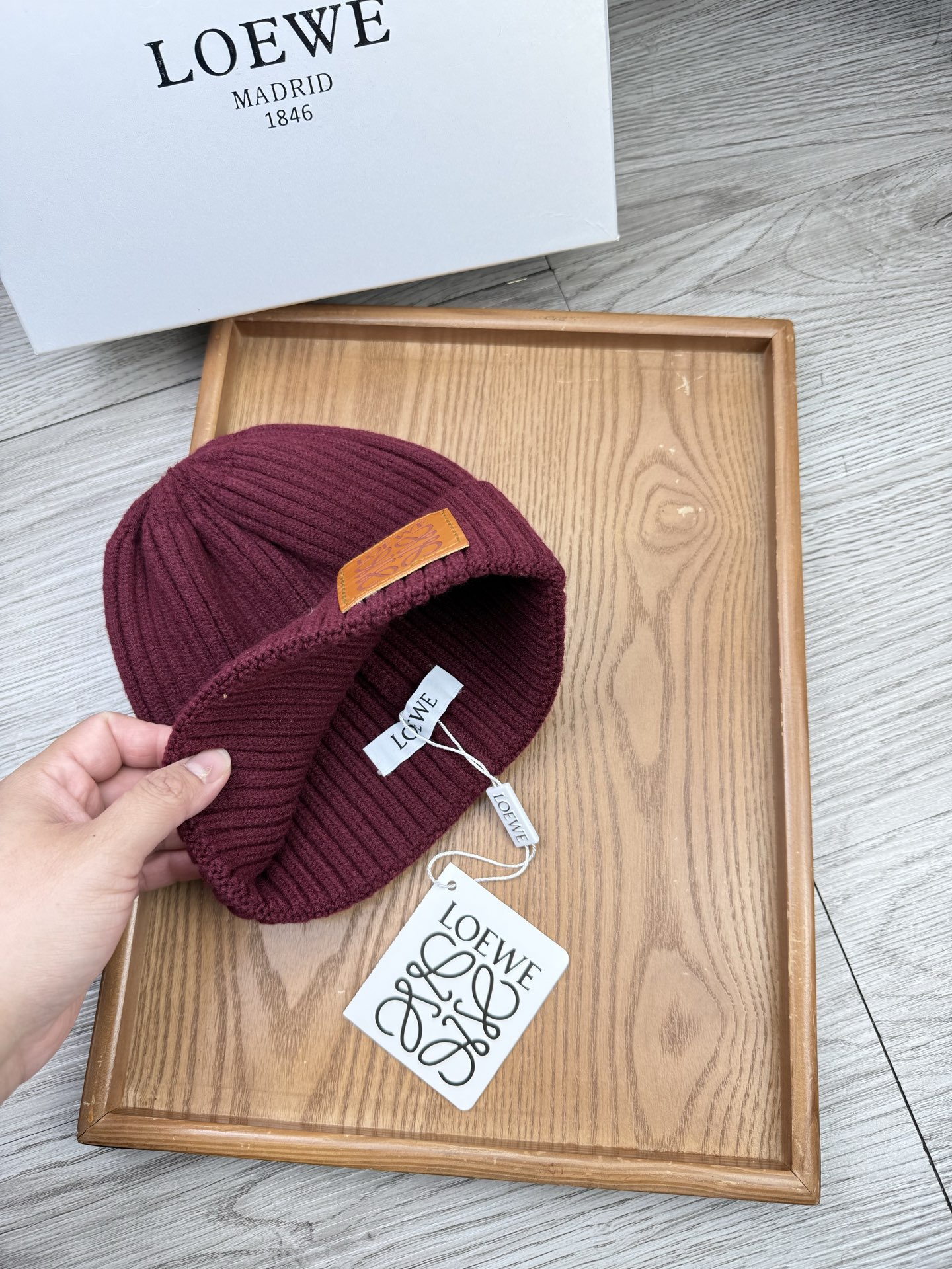 。Loewe。福利！【细毛线针织单帽】新款上架，特别实惠的一个系列帽子，面料：细毛线。密度紧致！毛线针织