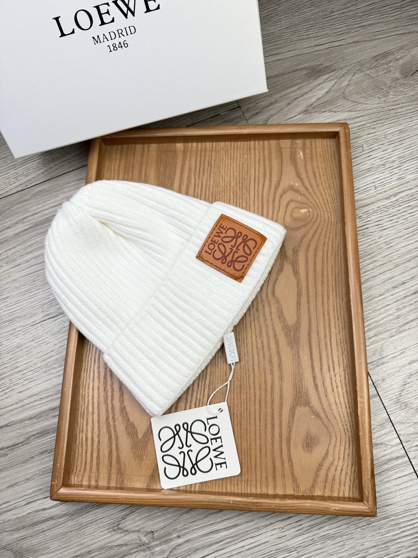 。Loewe。福利！【细毛线针织单帽】新款上架，特别实惠的一个系列帽子，面料：细毛线。密度紧致！毛线针织