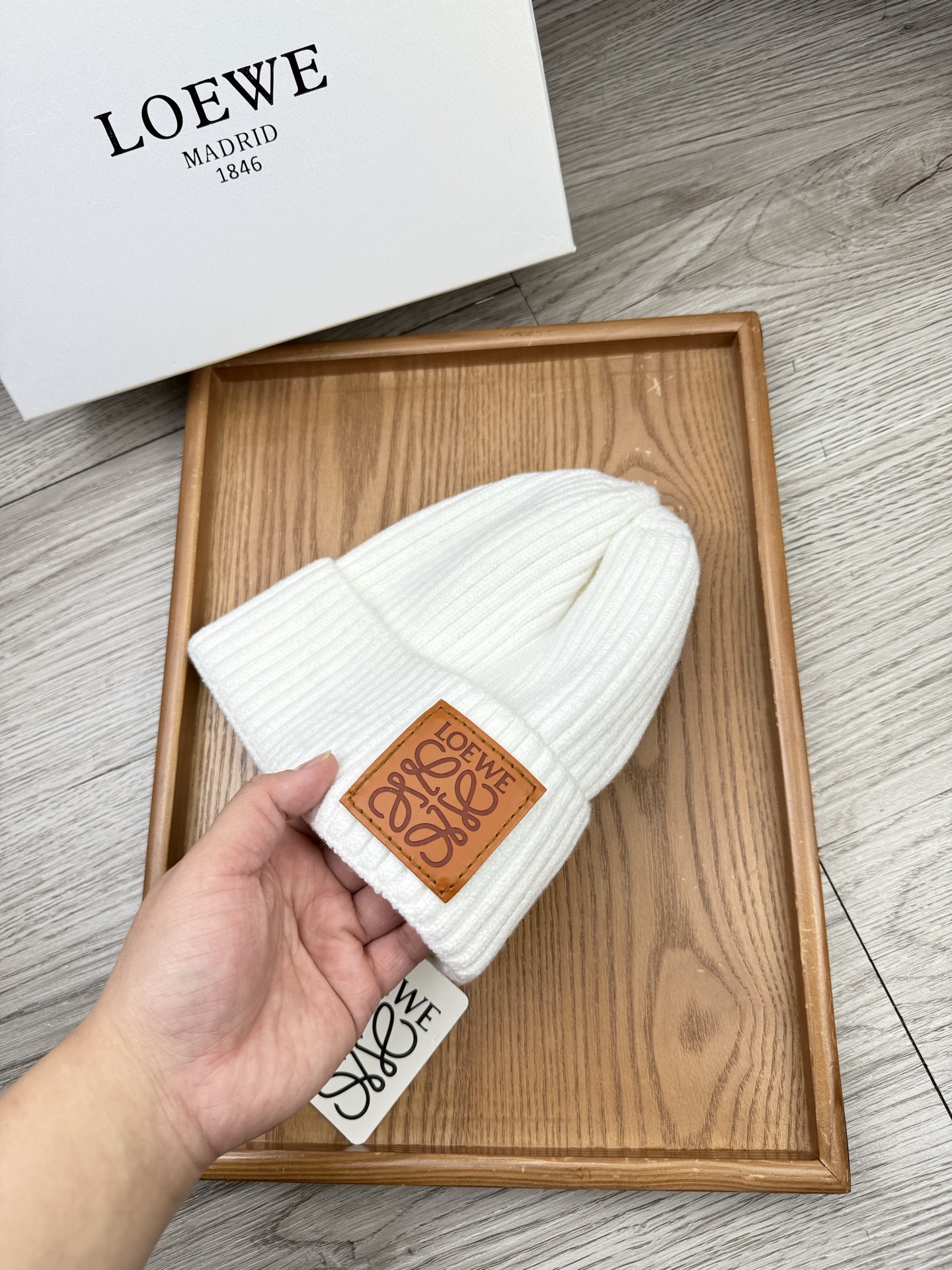 。Loewe。福利！【细毛线针织单帽】新款上架，特别实惠的一个系列帽子，面料：细毛线。密度紧致！毛线针织