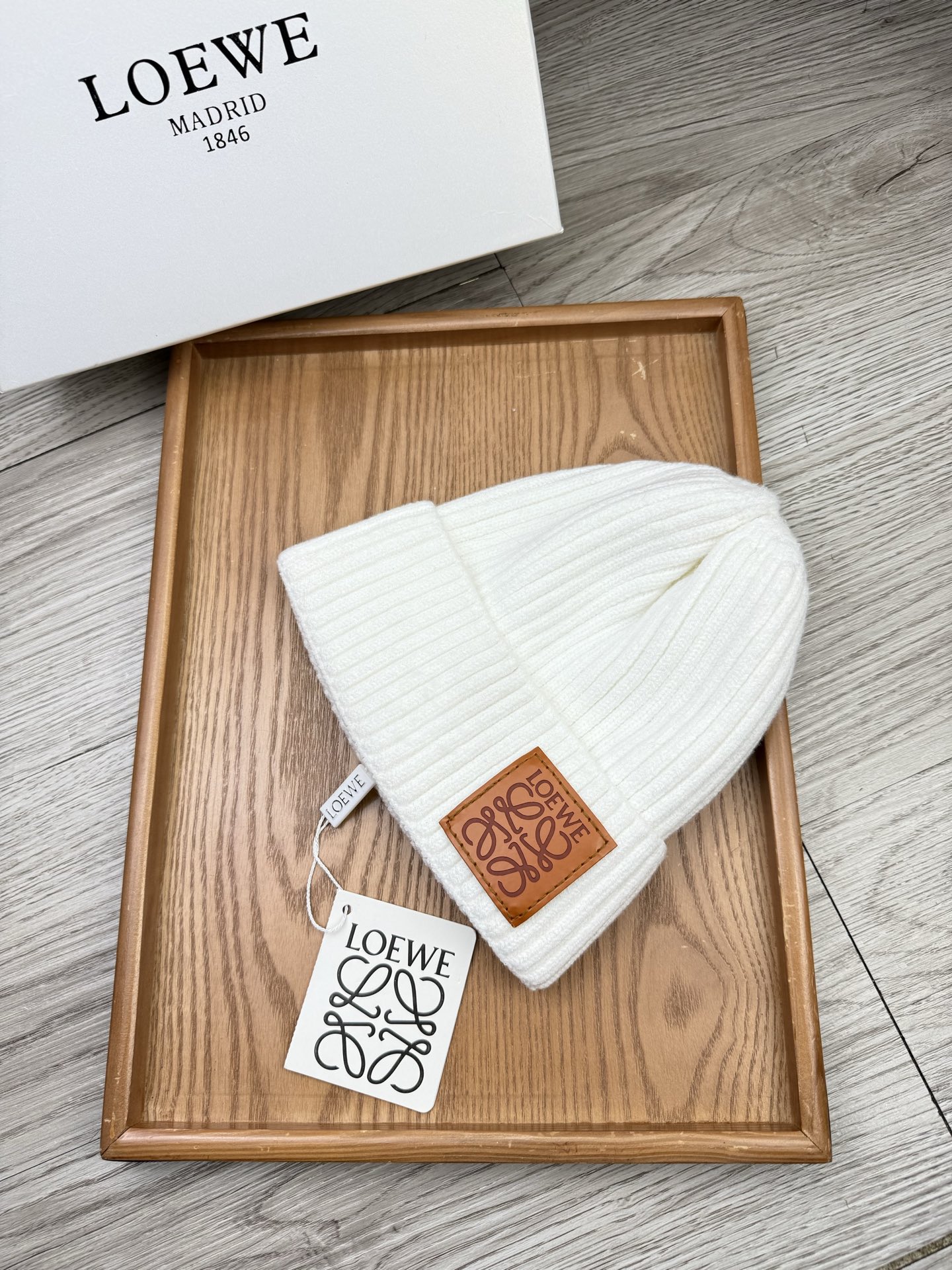 。Loewe。福利！【细毛线针织单帽】新款上架，特别实惠的一个系列帽子，面料：细毛线。密度紧致！毛线针织