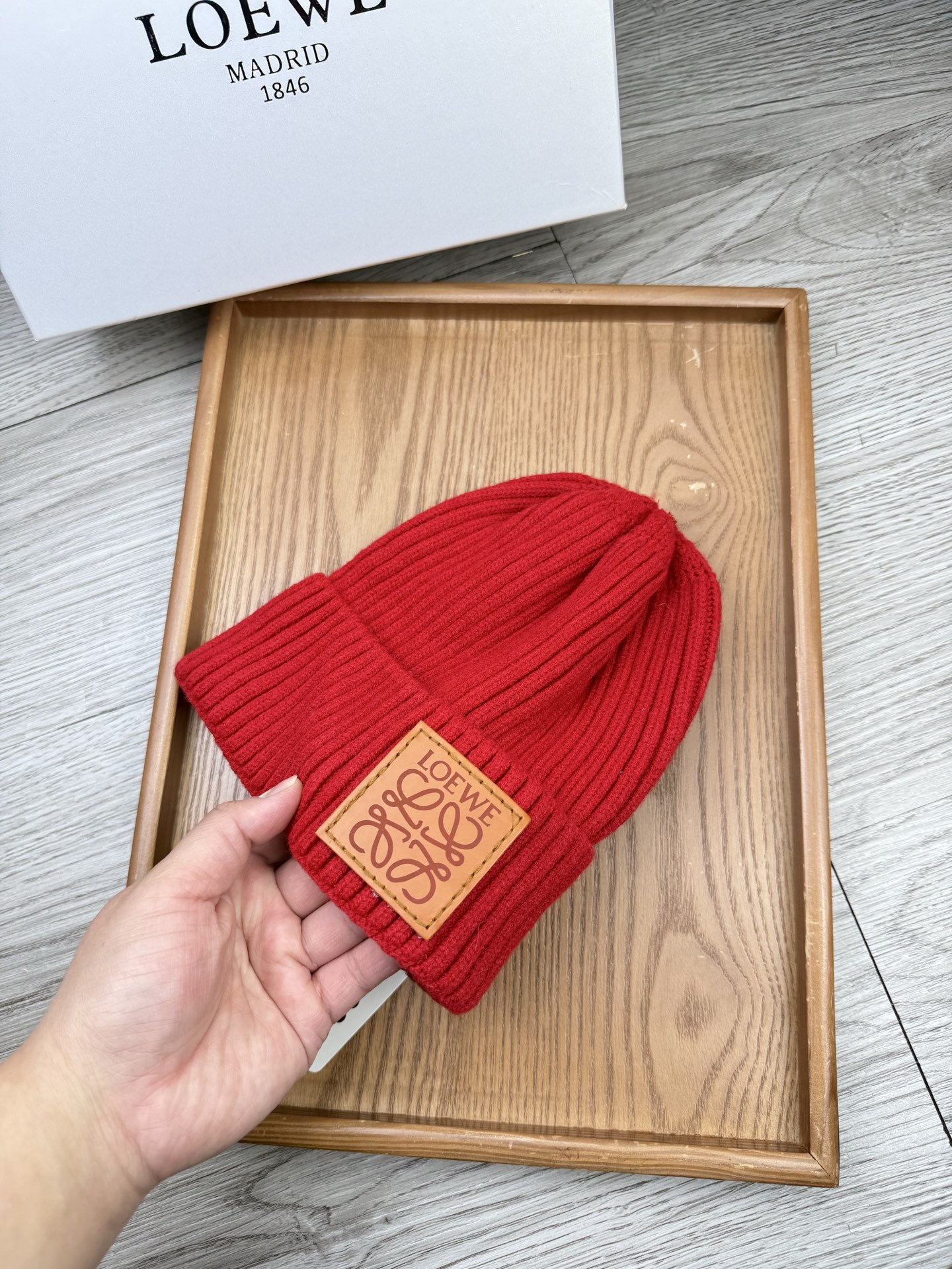 。Loewe。福利！【细毛线针织单帽】新款上架，特别实惠的一个系列帽子，面料：细毛线。密度紧致！毛线针织