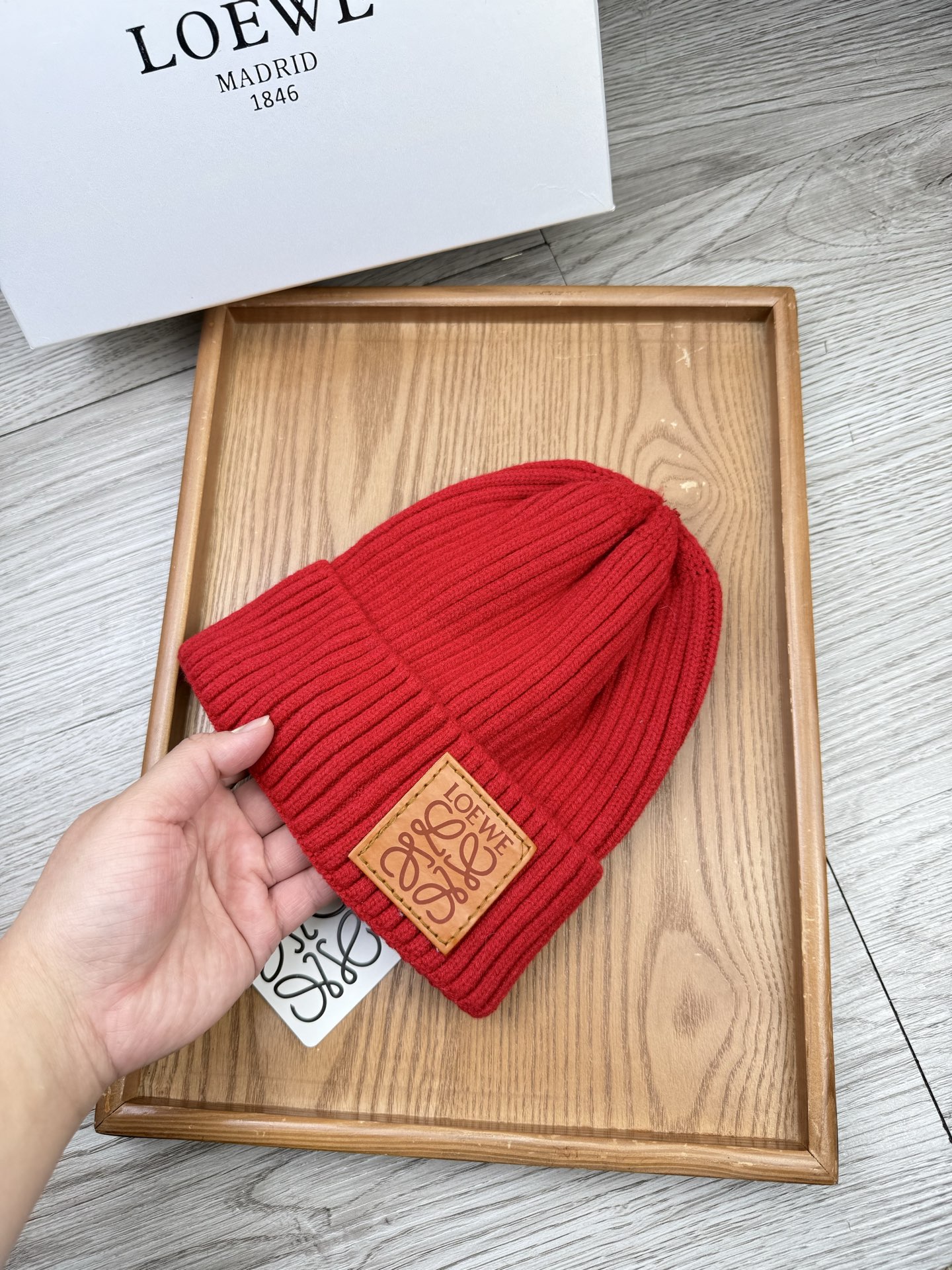 。Loewe。福利！【细毛线针织单帽】新款上架，特别实惠的一个系列帽子，面料：细毛线。密度紧致！毛线针织