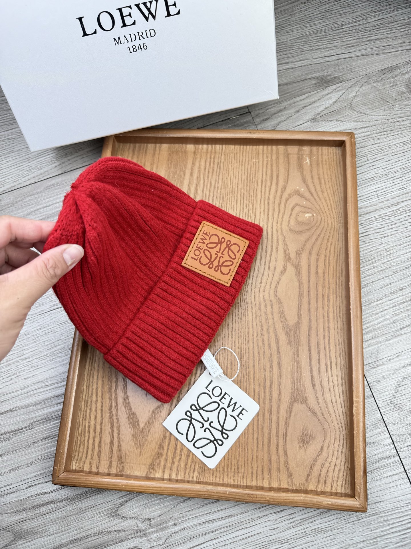 。Loewe。福利！【细毛线针织单帽】新款上架，特别实惠的一个系列帽子，面料：细毛线。密度紧致！毛线针织