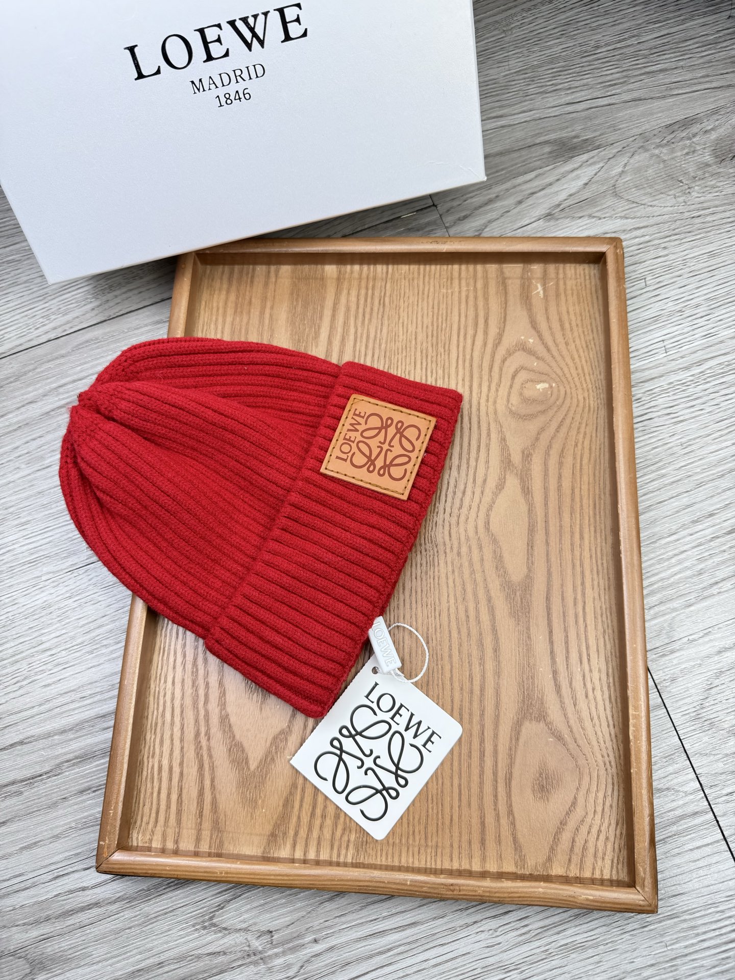 。Loewe。福利！【细毛线针织单帽】新款上架，特别实惠的一个系列帽子，面料：细毛线。密度紧致！毛线针织